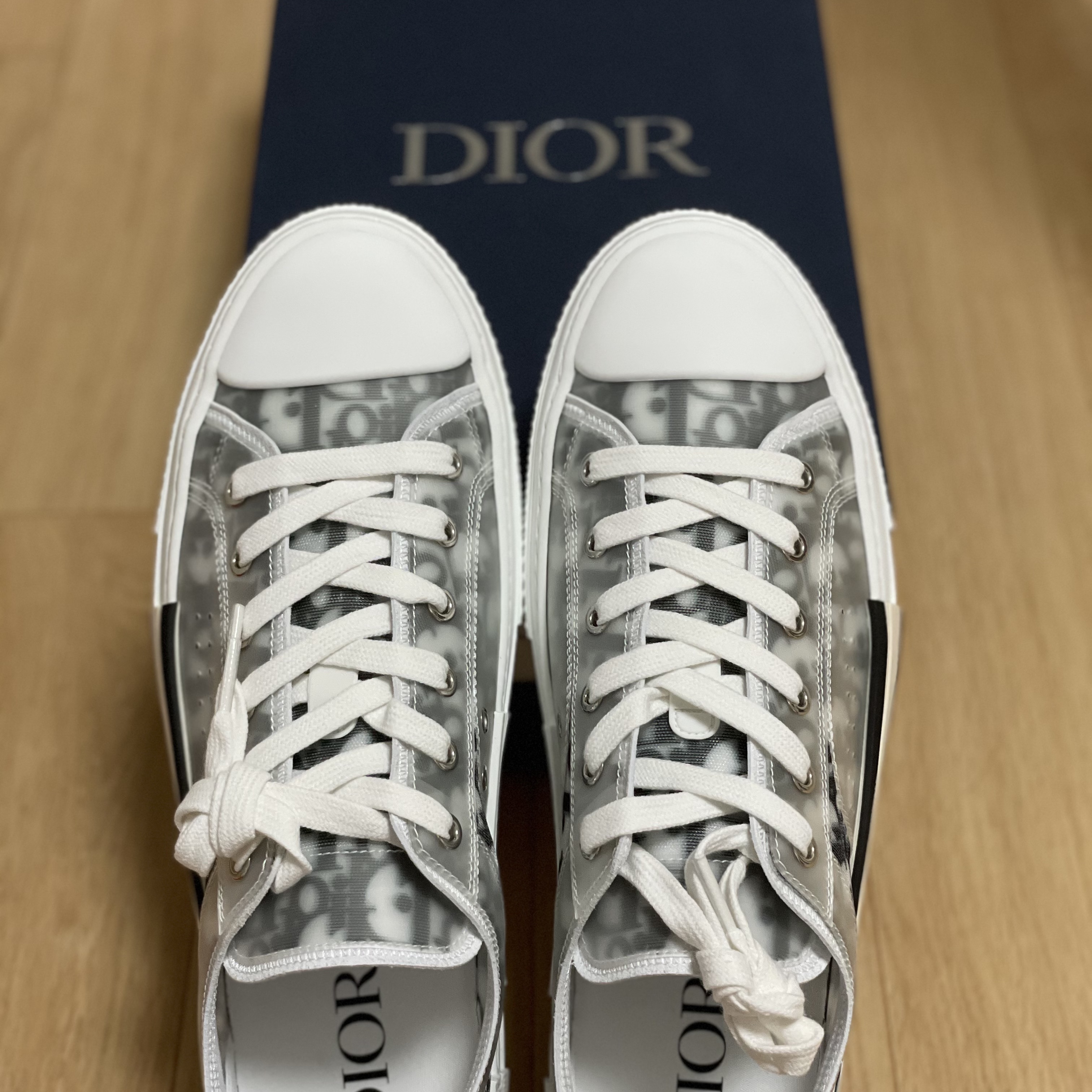 Dior B23 Low Dior Oblique White & Black, Adidas Yeezy Boost 350 V2 Zebra 2017/2019/2020 착용 스타일 - 1