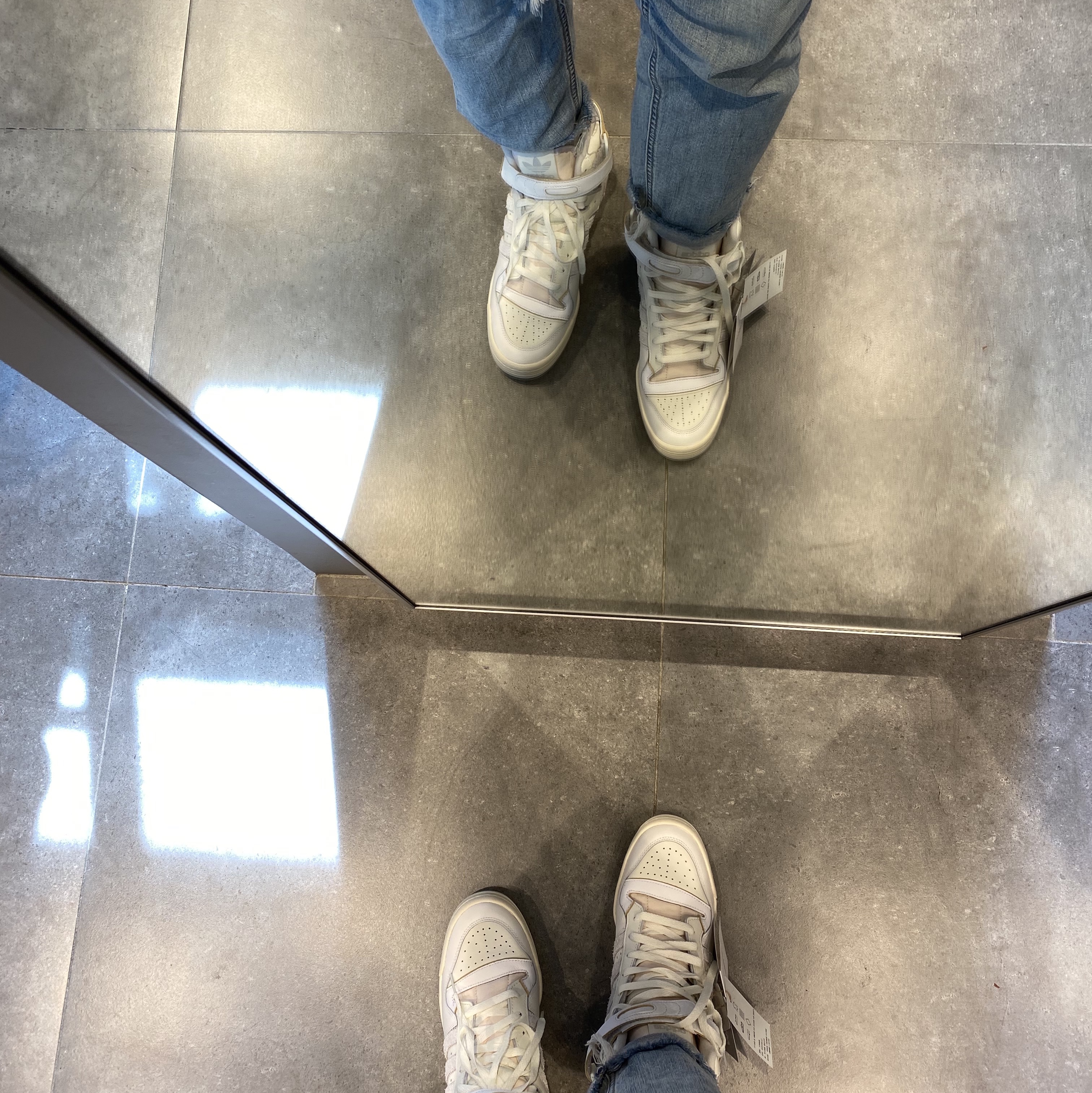 Adidas Forum 84 High Orbit Grey 착용 스타일