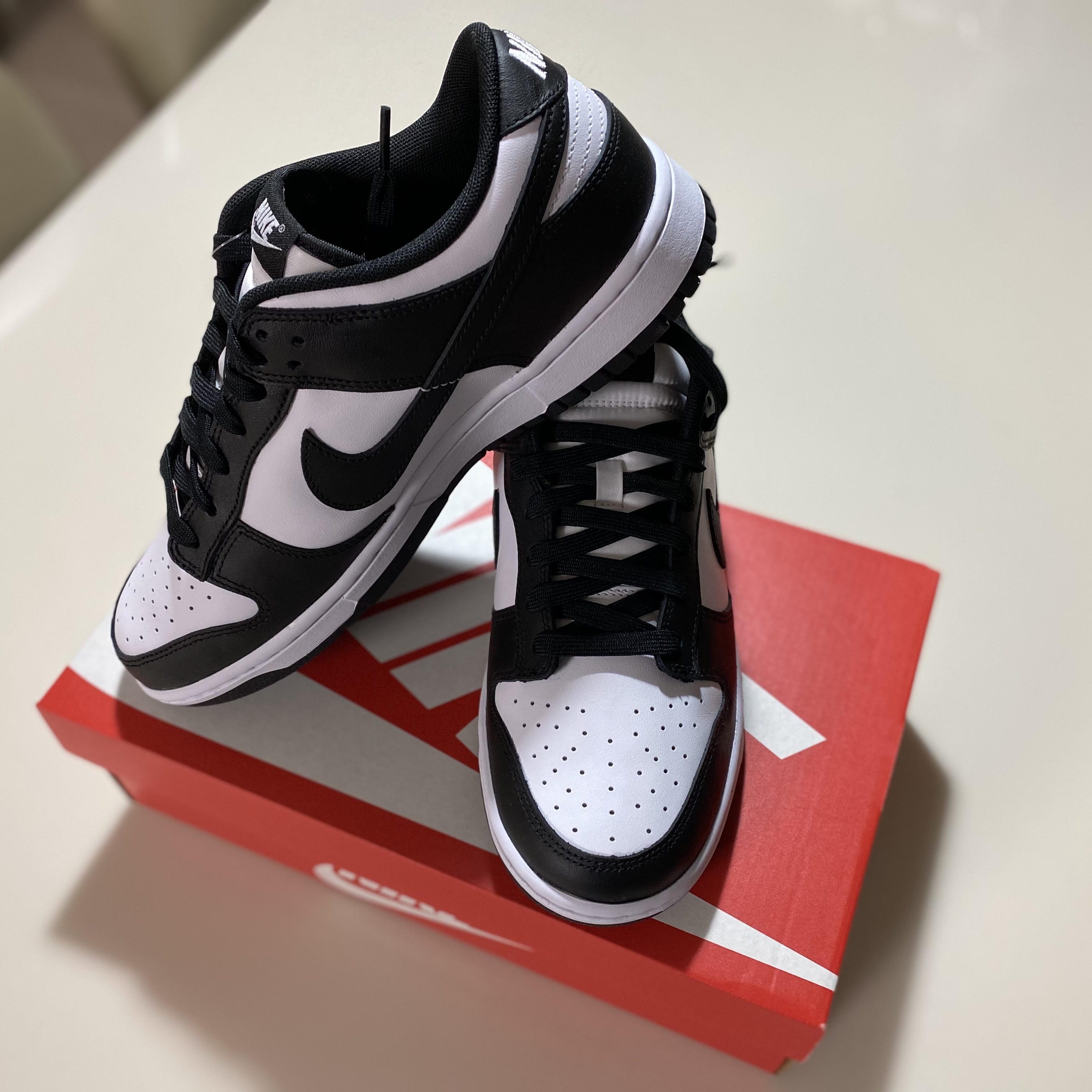 Nike Dunk Low Retro Black, Nike Dunk High SP Varsity Maize 착용 스타일 - 1