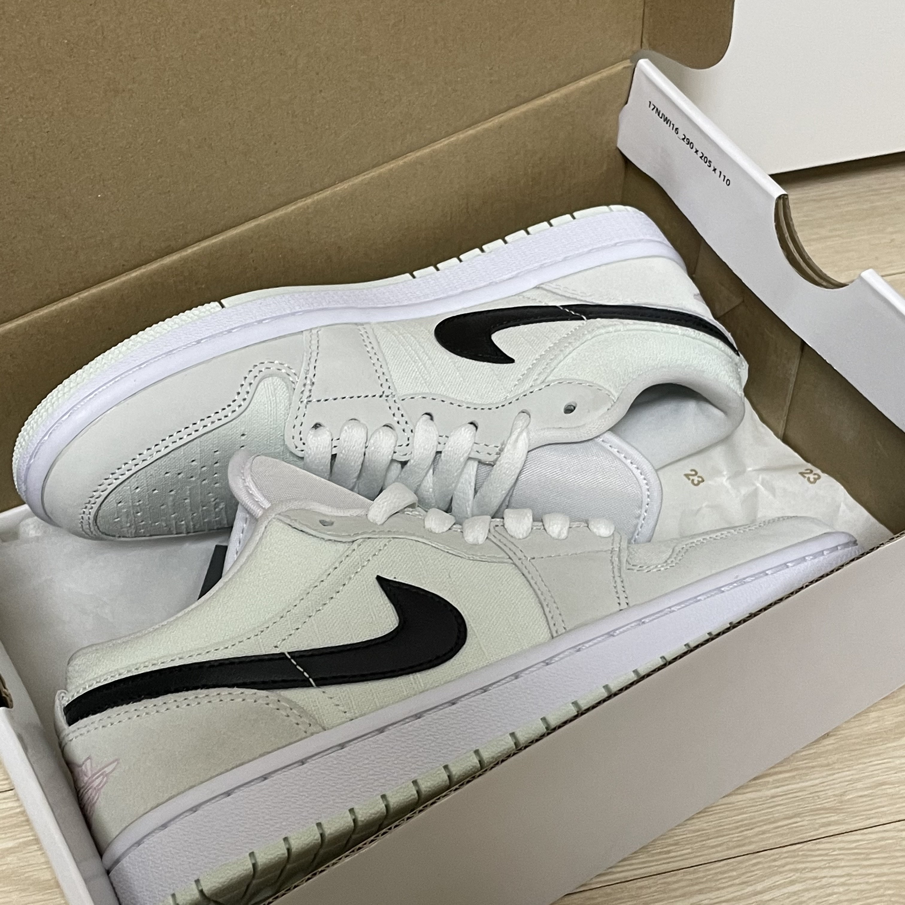 (W) Jordan 1 Low SE Barely Green 착용 스타일 - 3