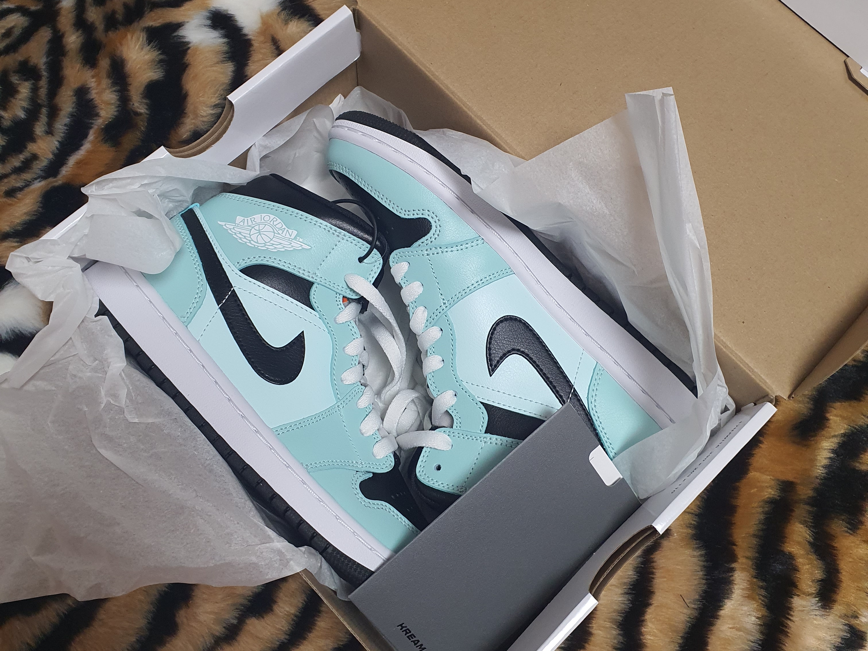 (W) Jordan 1 Mid Teal Tint 착용 스타일
