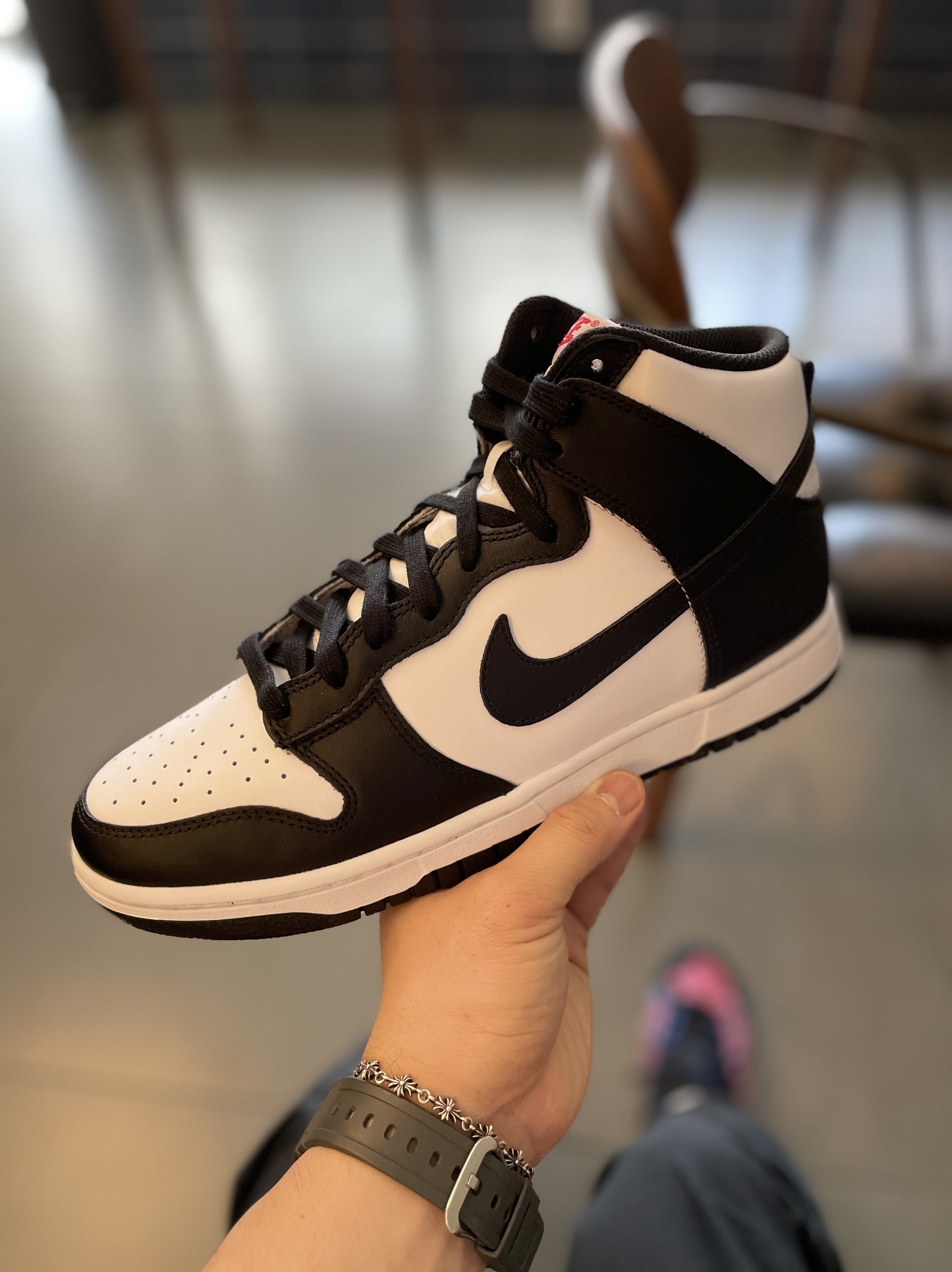 Nike Dunk High Retro Black and White 착용 스타일