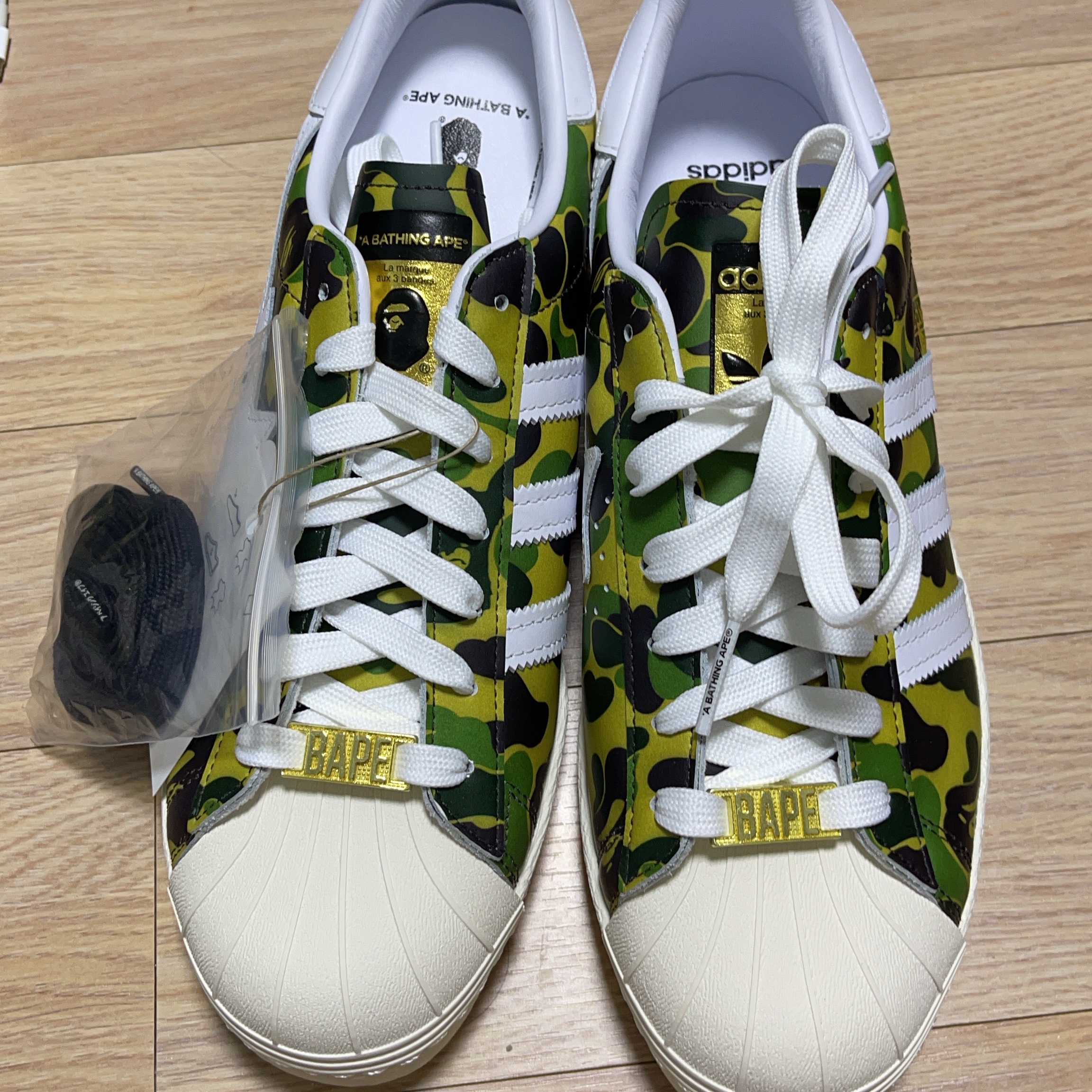 Adidas x BAPE Superstar 80s Green Camo 착용 스타일 - 3
