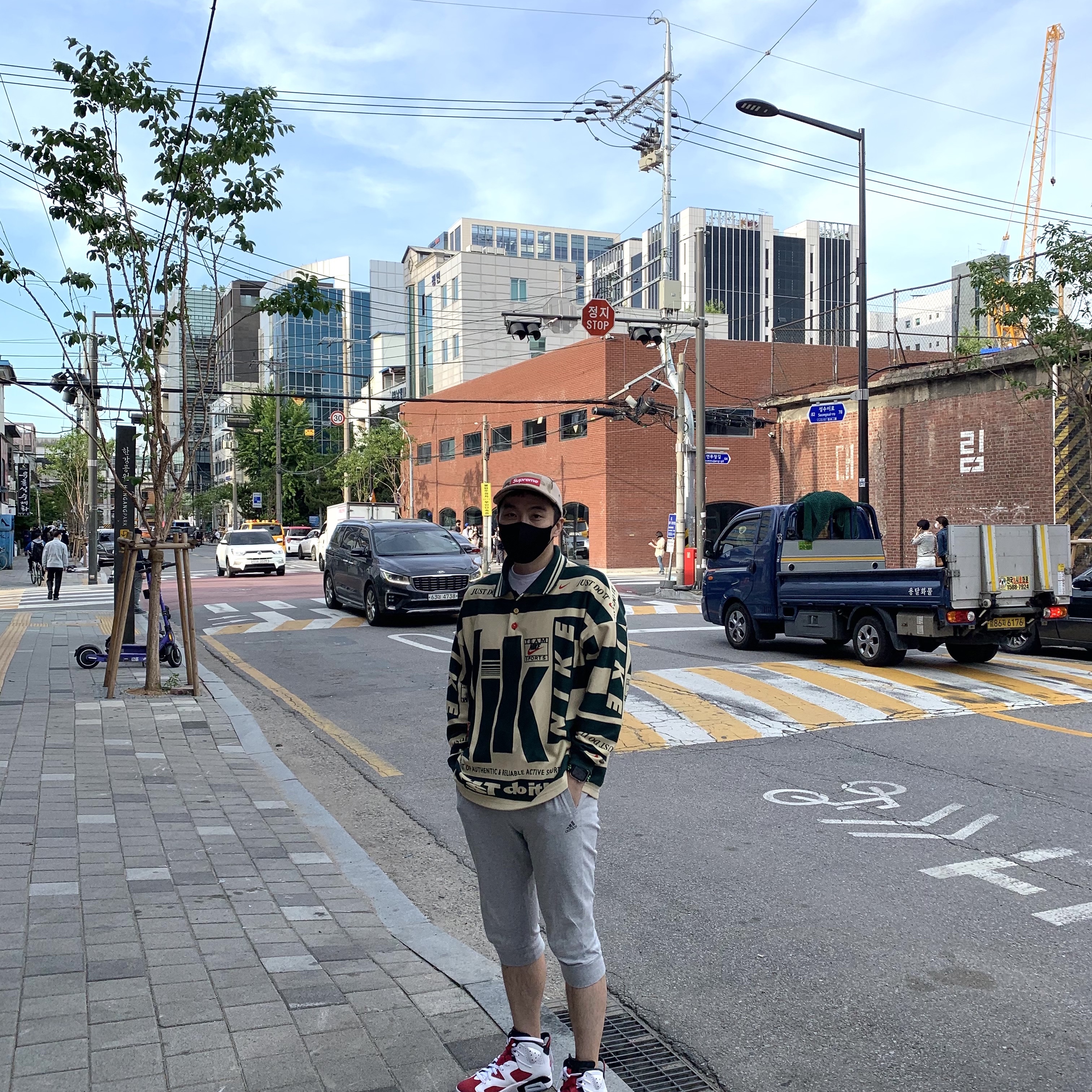 Supreme Wool Camp Cap Desert Camo - 20FW, Nike x Cactus Plant Flea Market Long Sleeve Polo Natural - Asia 착용 스타일 - 1