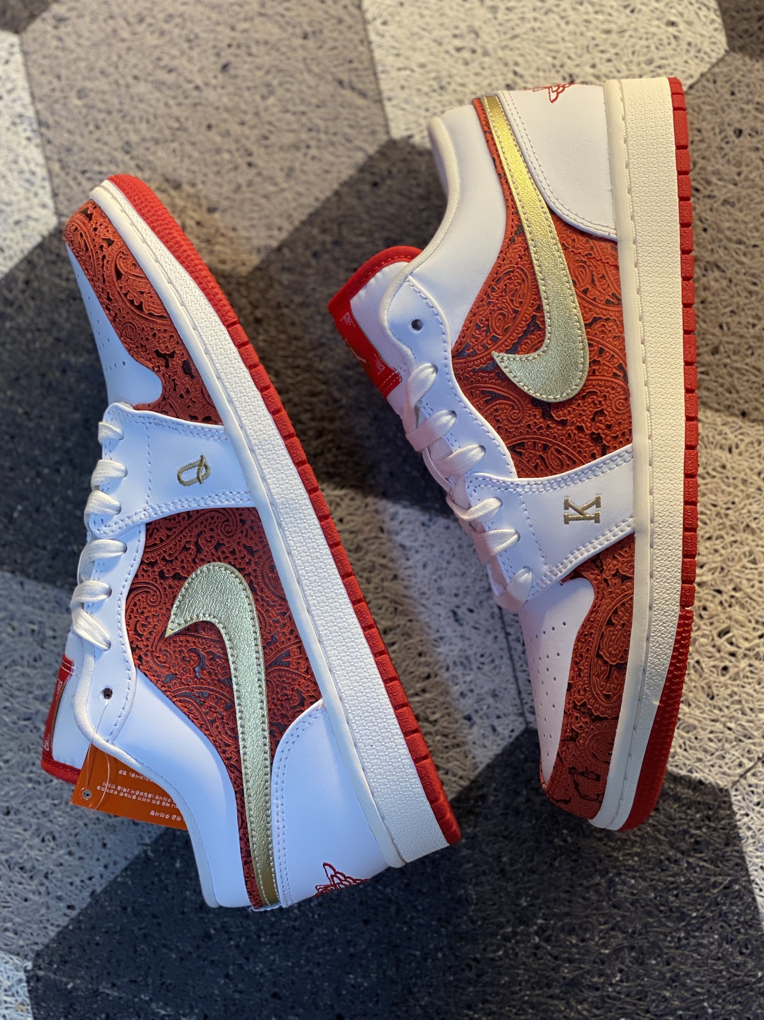 Jordan 1 Low SE Spades 착용 스타일 - 2