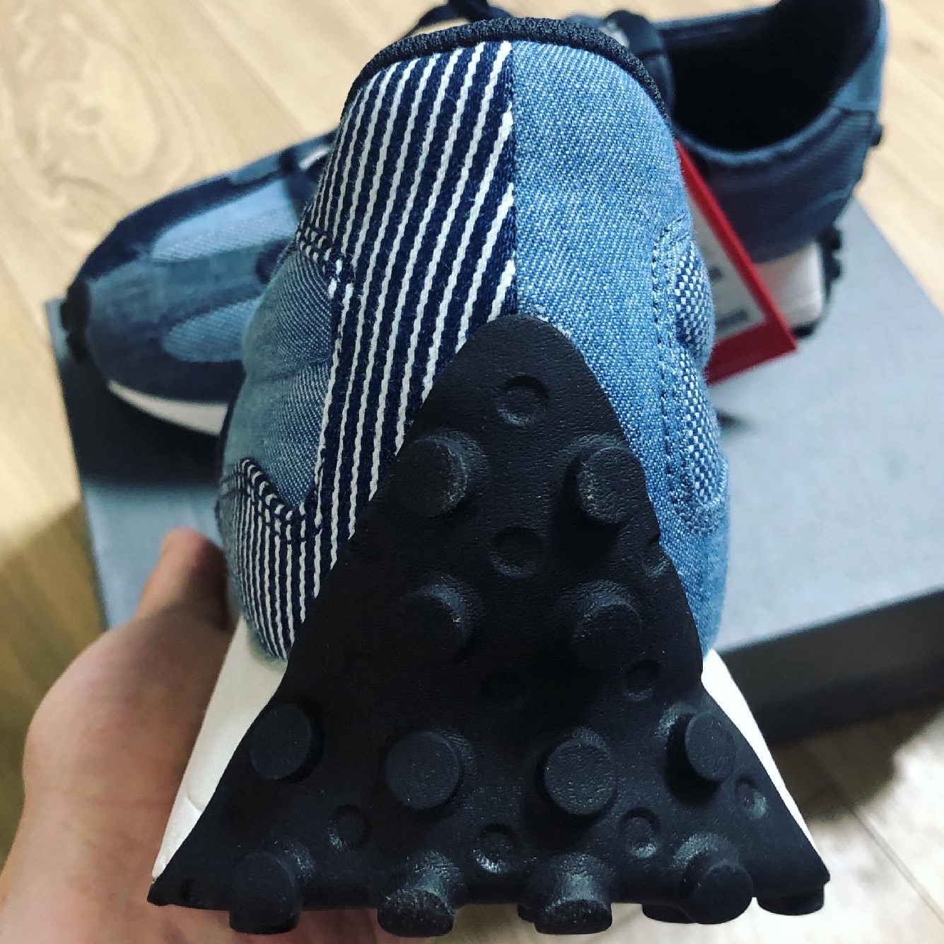New Balance 327 Eclipse 착용 스타일 - 5