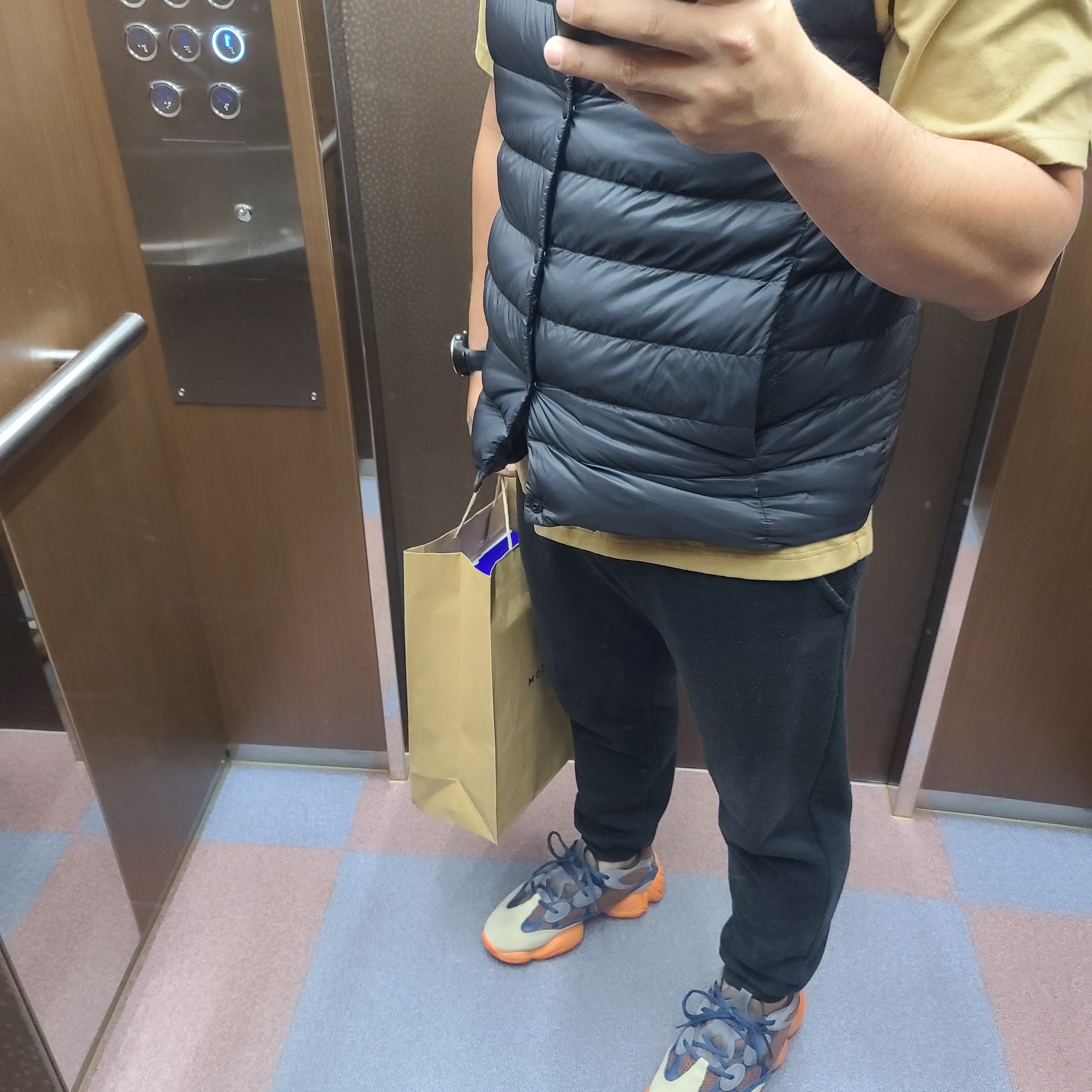 Adidas Yeezy 500 Enflame 착용 스타일