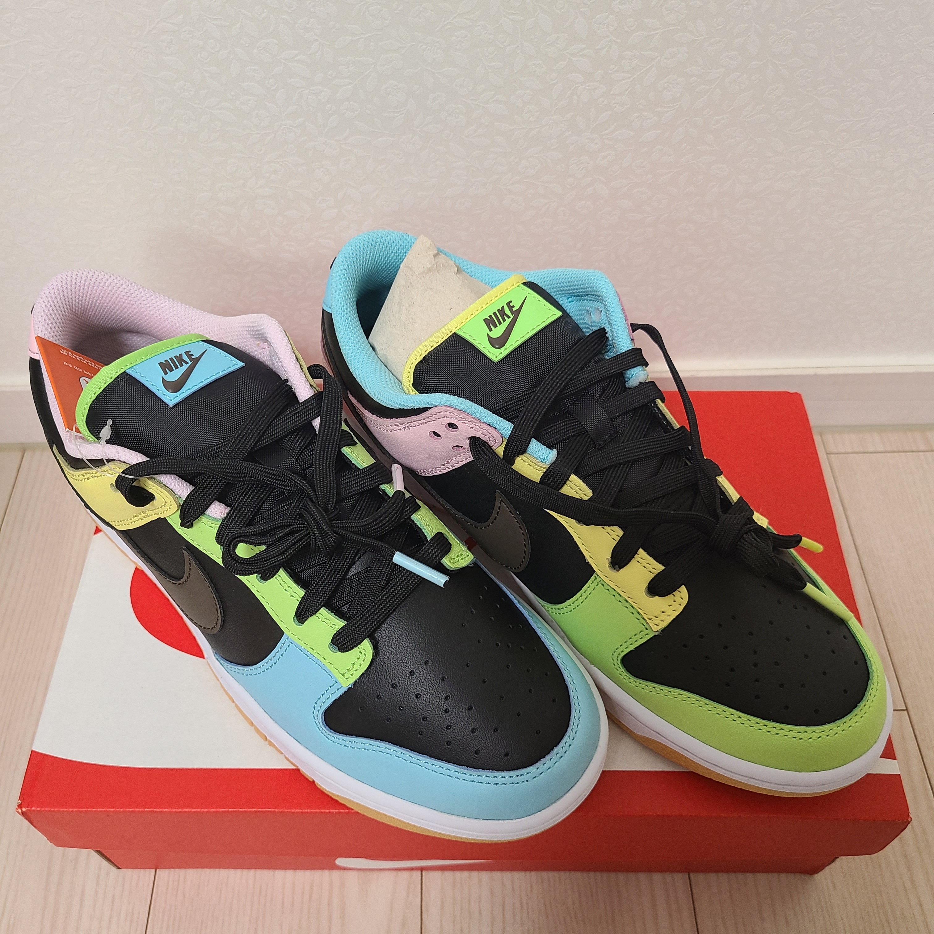 Nike Dunk Low SE Free.99 Black 착용 스타일 - 1