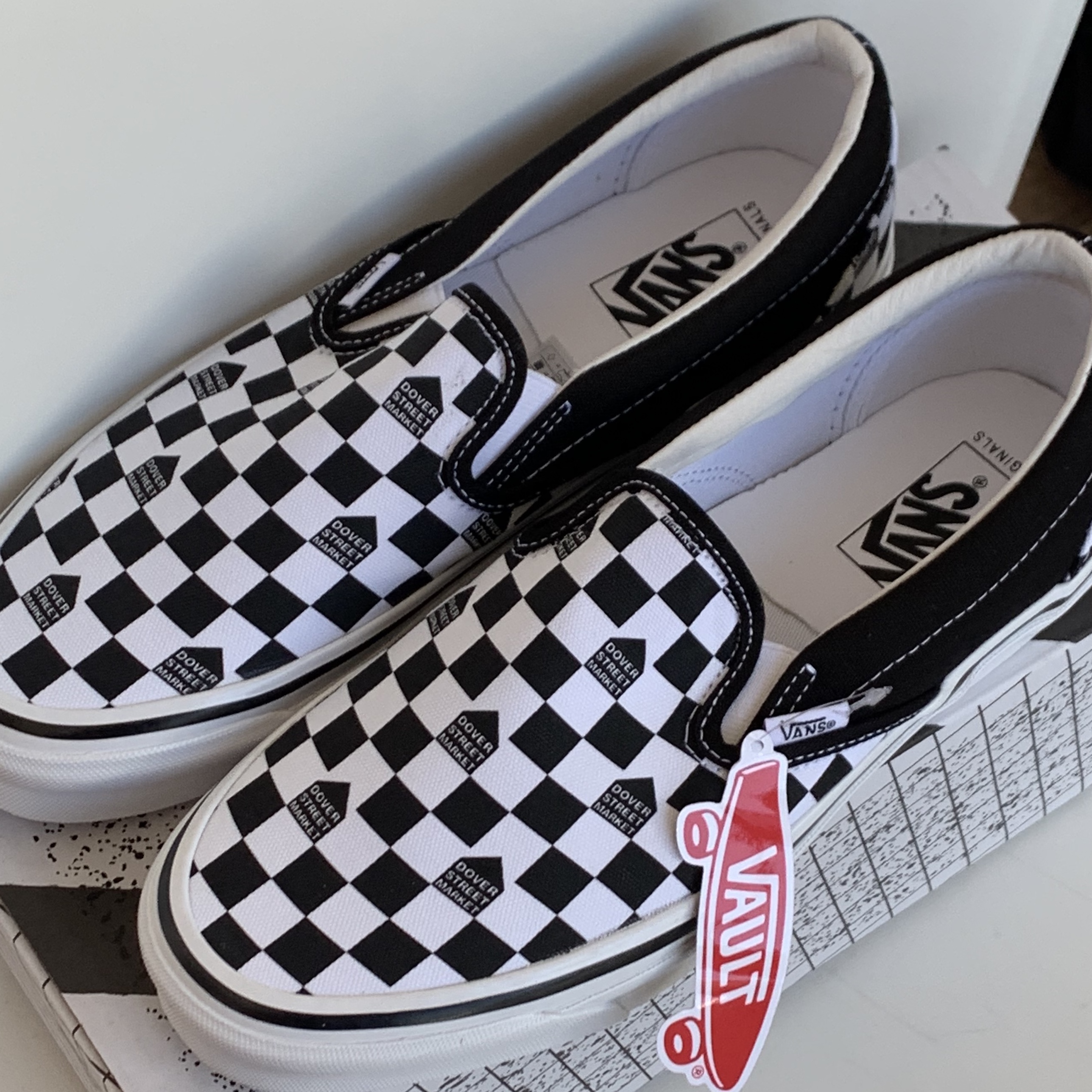 Vans Vault x DSM OG Classic Slip-On LX Checkerboard 착용 스타일