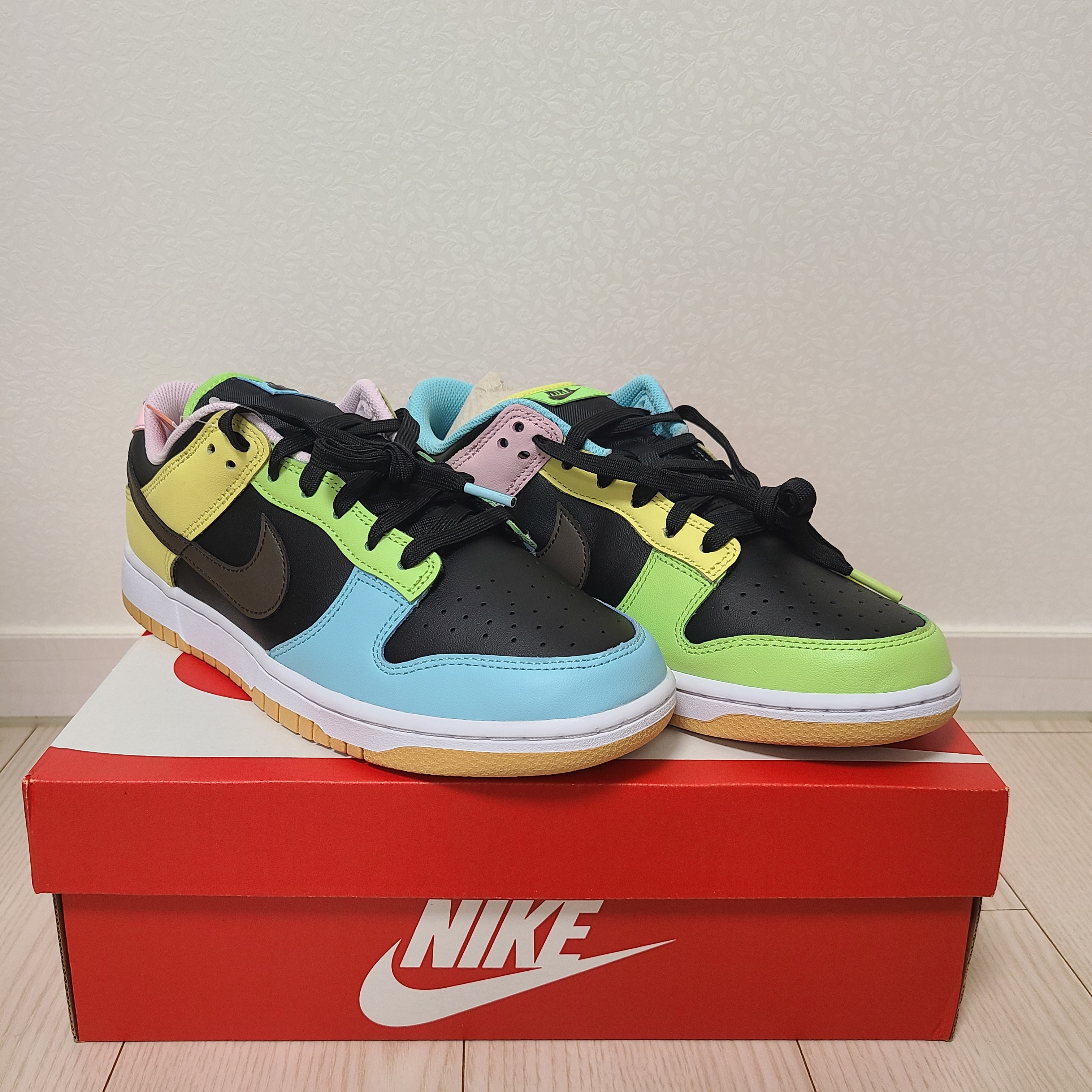 Nike Dunk Low SE Free.99 Black 착용 스타일 - 2