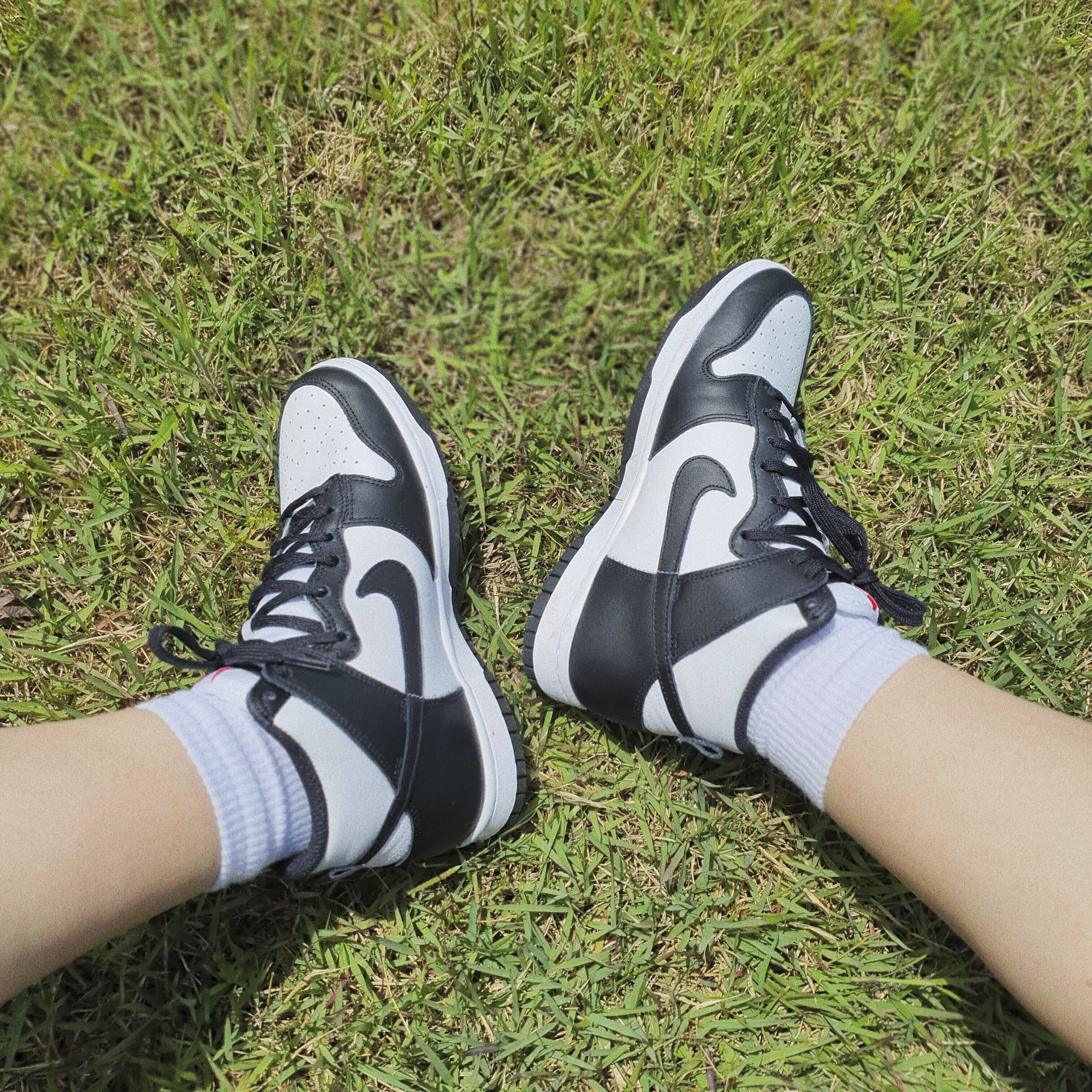 (W) Nike Dunk High Black and White 착용 스타일
