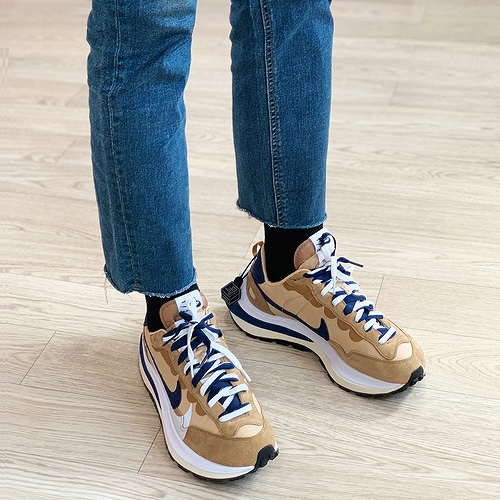Nike x Sacai VaporWaffle Sesame and Blue Void 착용 스타일 - 2
