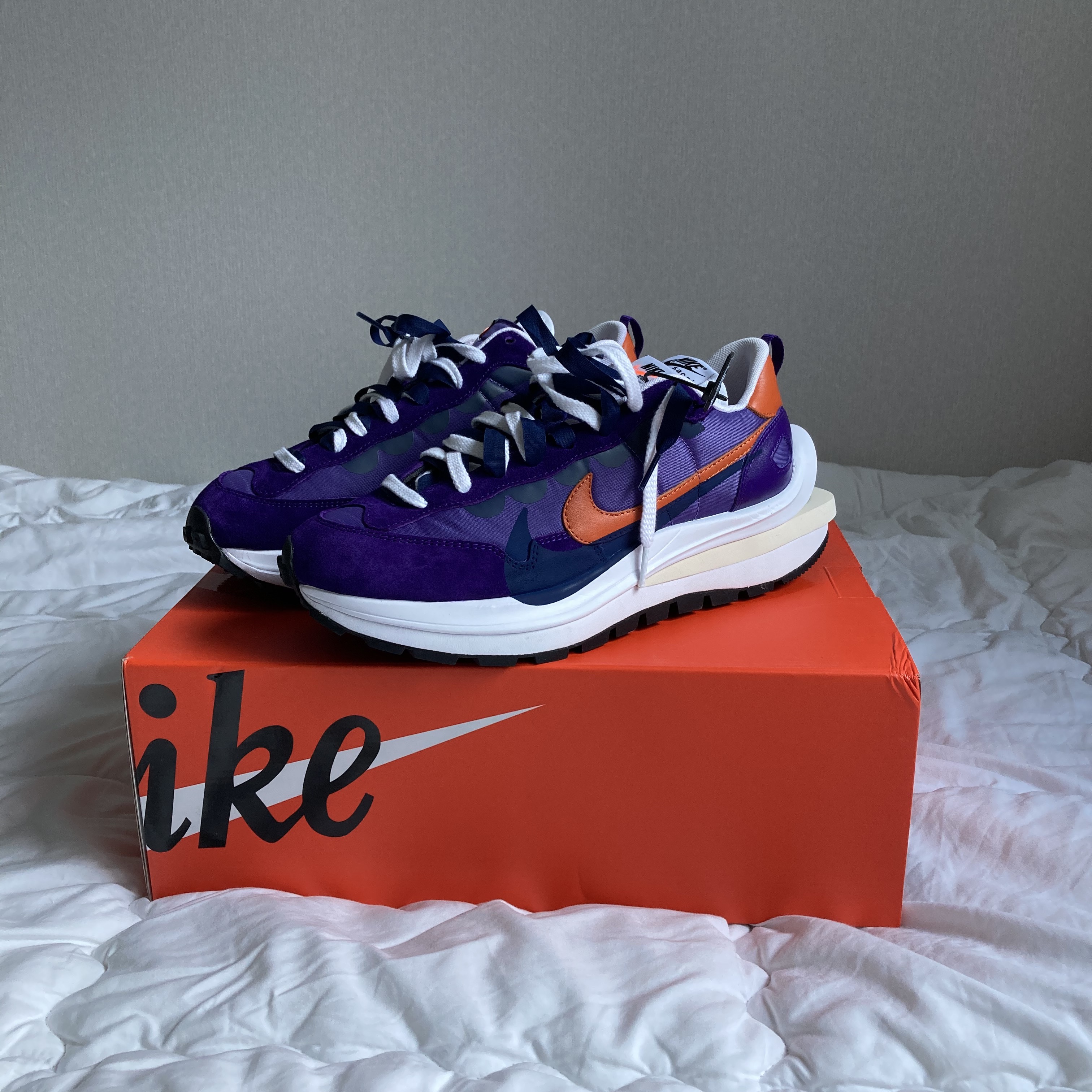 Nike x Sacai VaporWaffle Dark Iris 착용 스타일 - 1