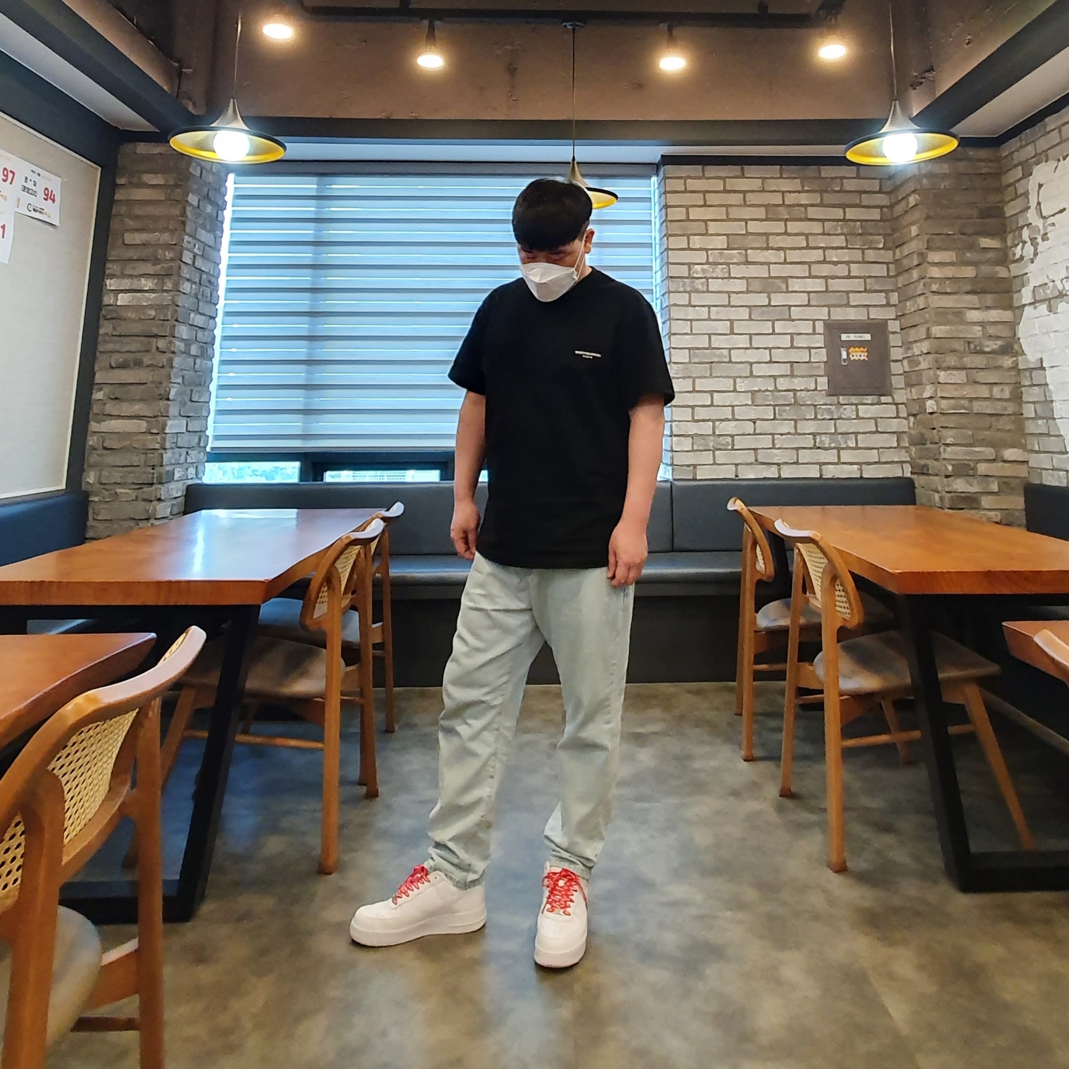 Nike x Supreme Air Force 1 Low White 착용 스타일 - 2