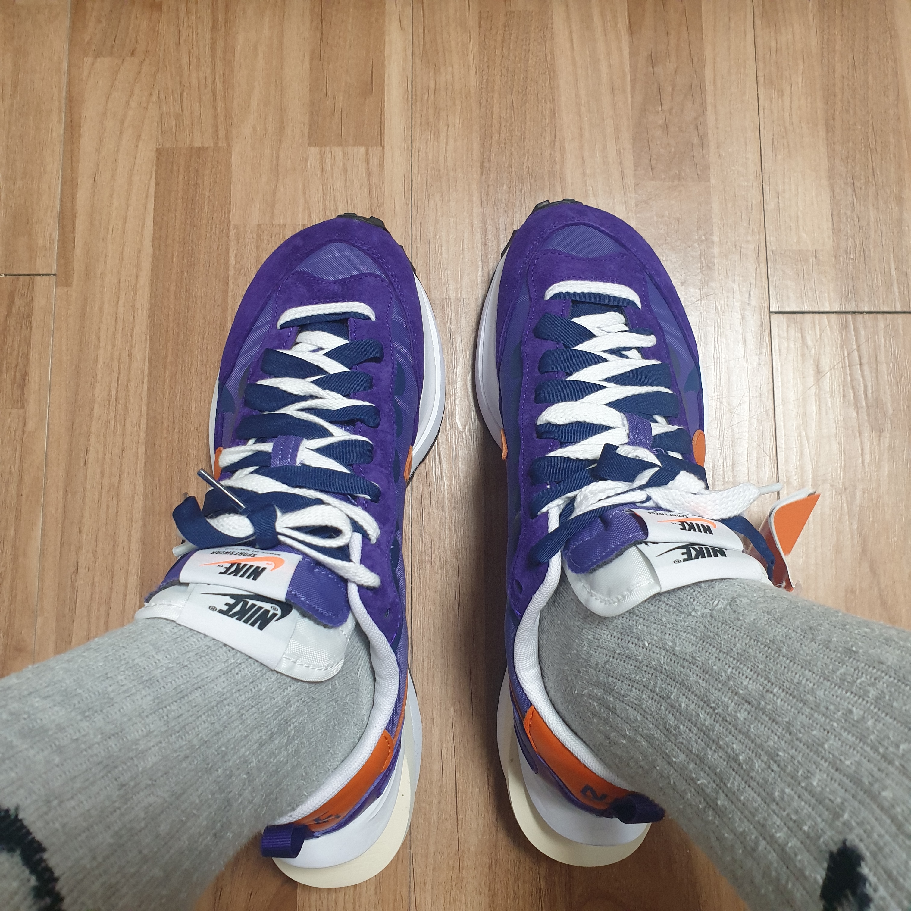 Nike x Sacai VaporWaffle Dark Iris 착용 스타일