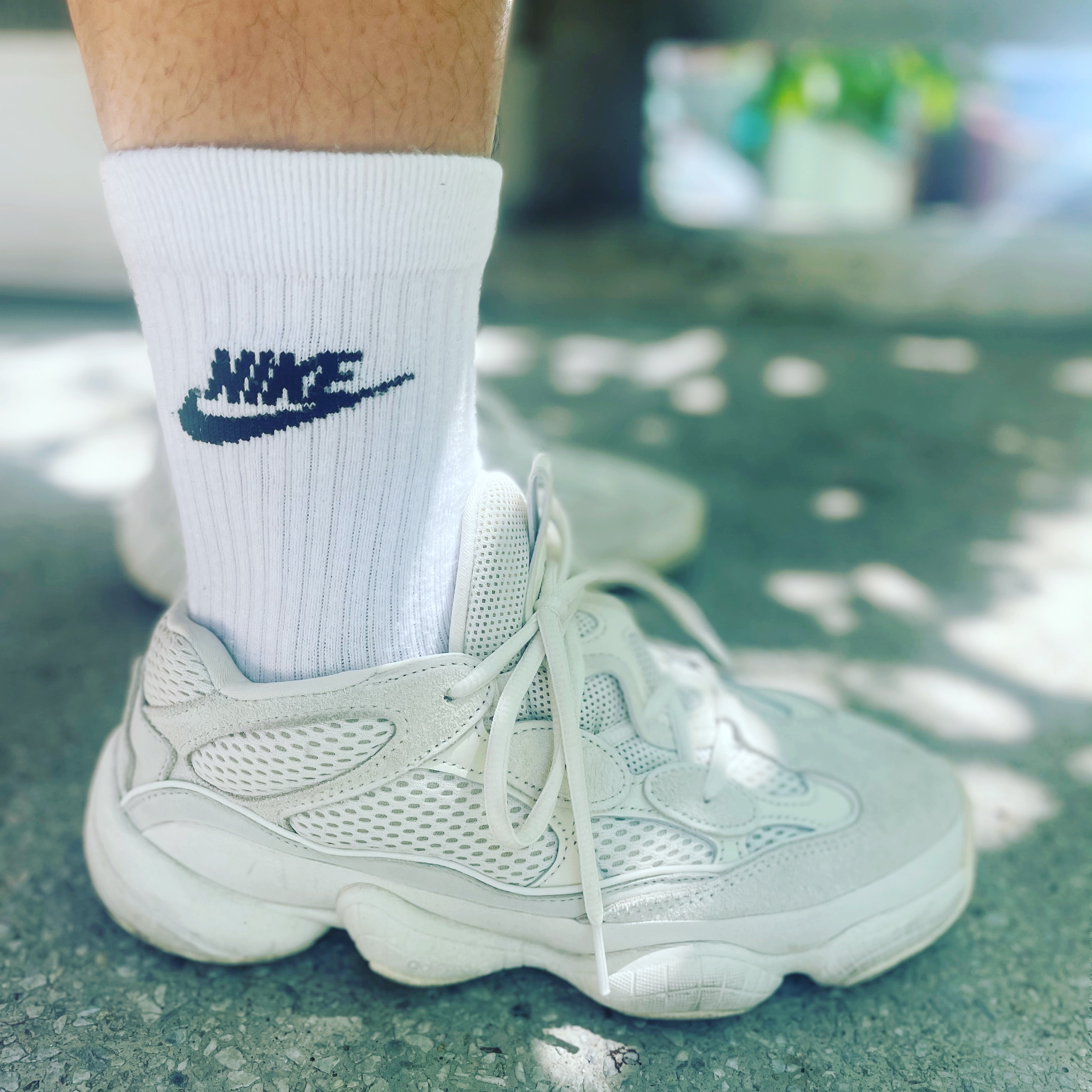 Adidas Yeezy 500 Bone White 착용 스타일
