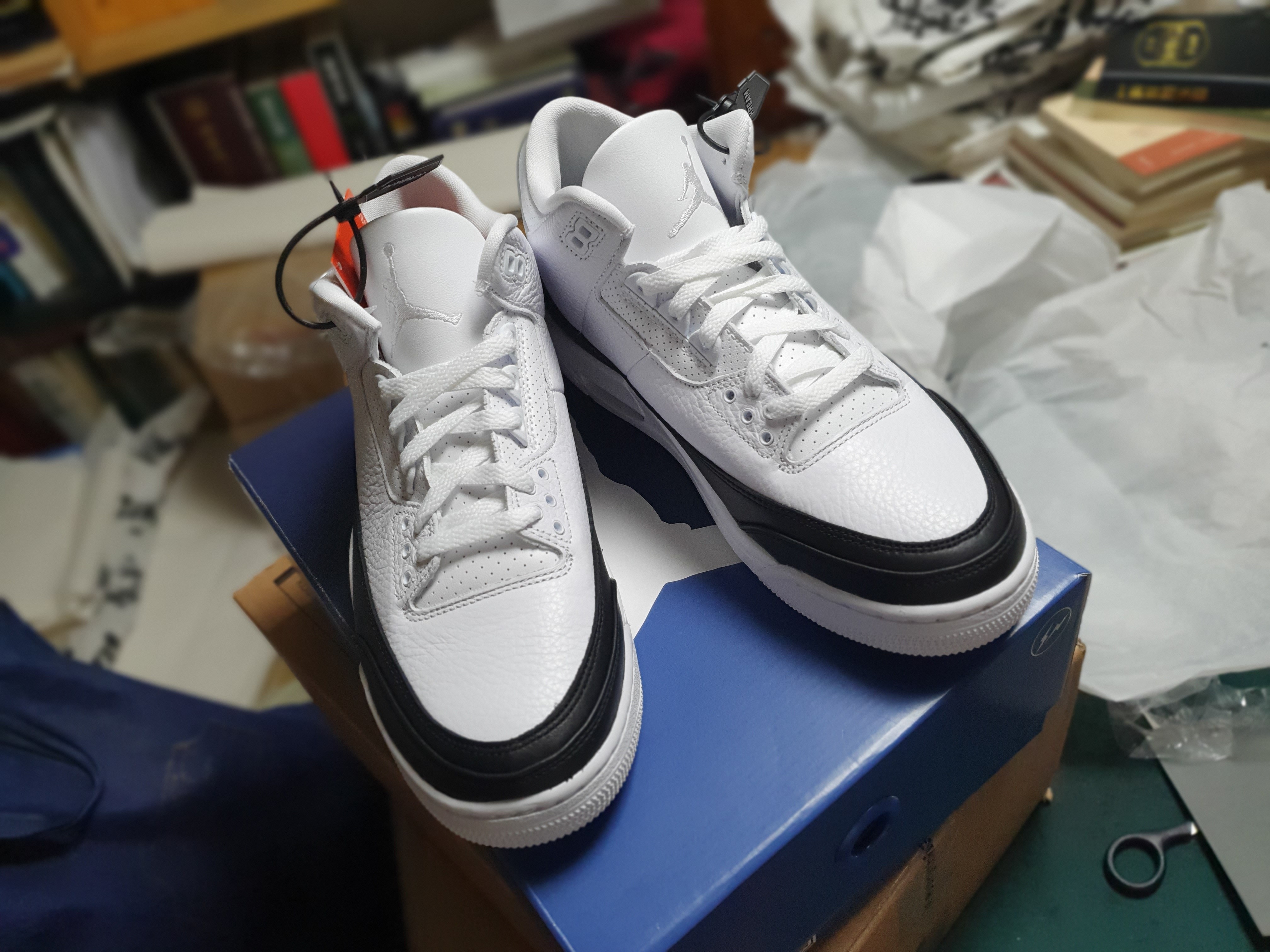 Jordan 3 x Fragment Retro SP White Black 착용 스타일 - 1
