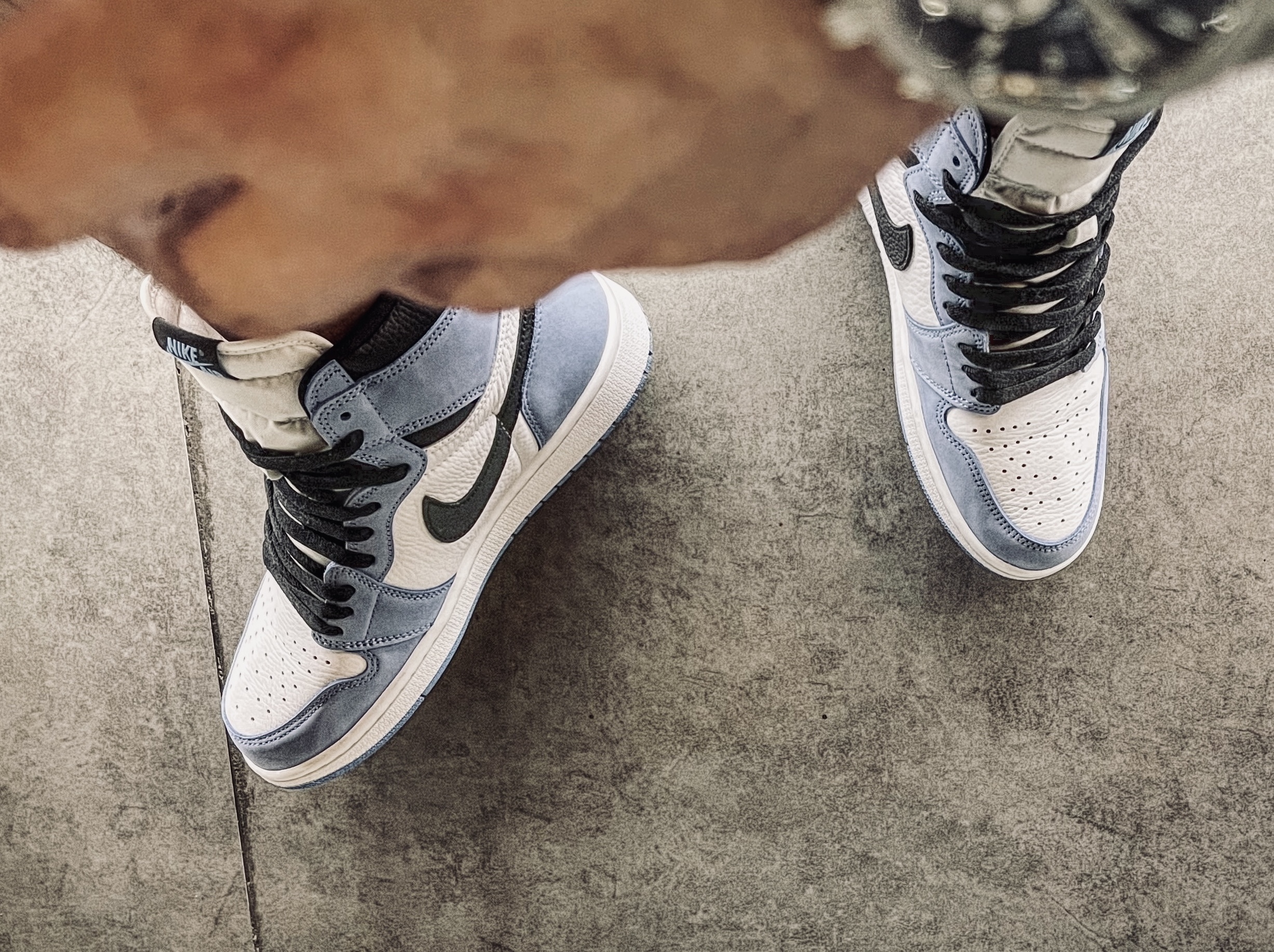 Jordan 1 Retro High OG University Blue 착용 스타일