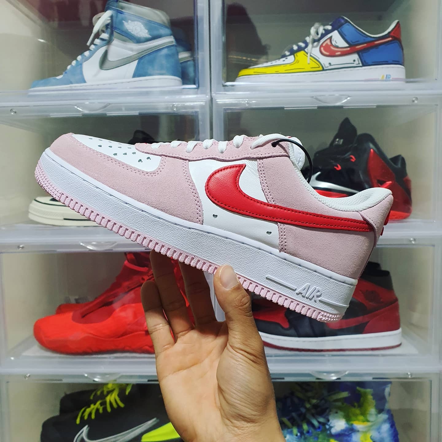 Nike Air Force 1 '07 QS Valentine's Day 착용 스타일 - 1