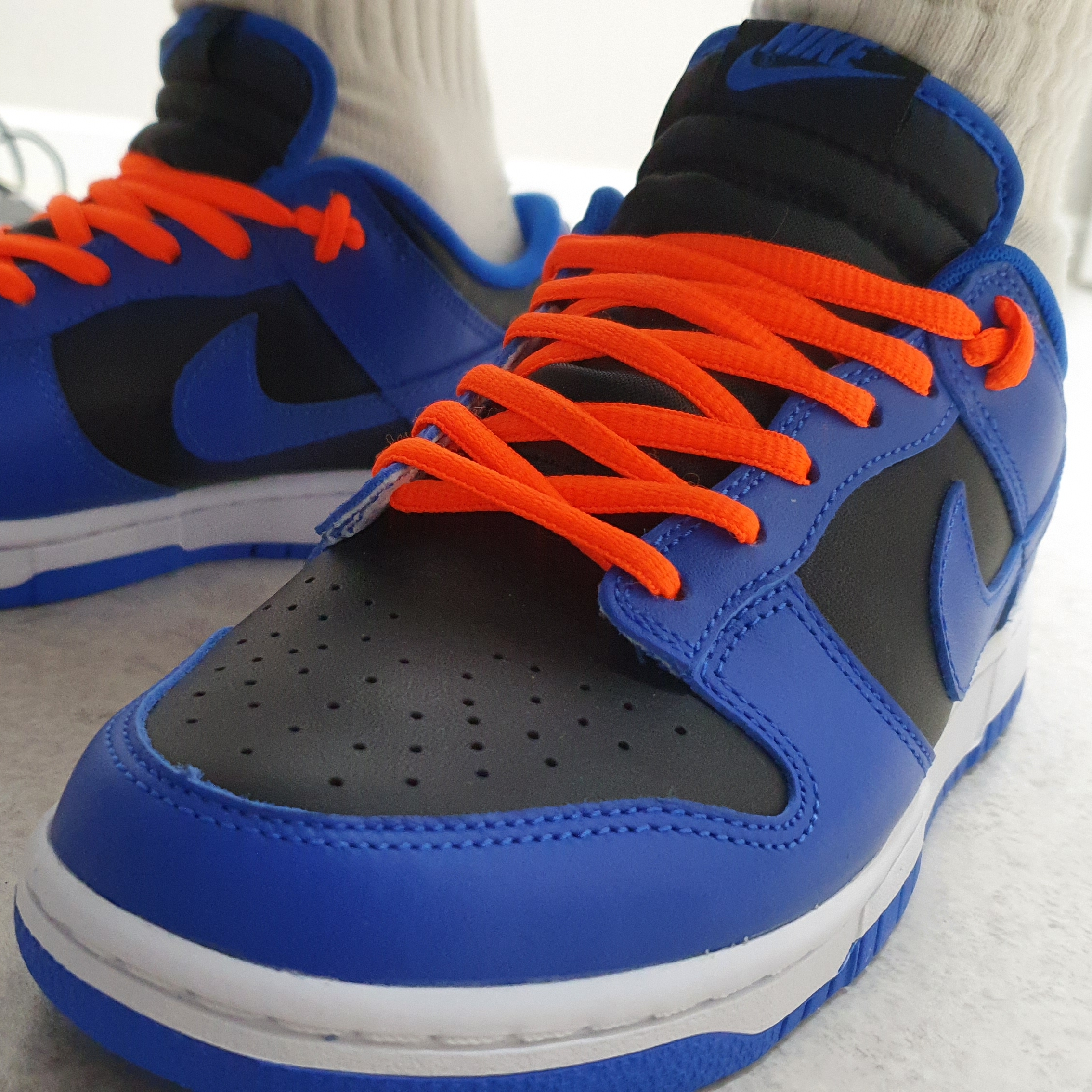 Nike Dunk Low Retro Hyper Cobalt 착용 스타일 - 2