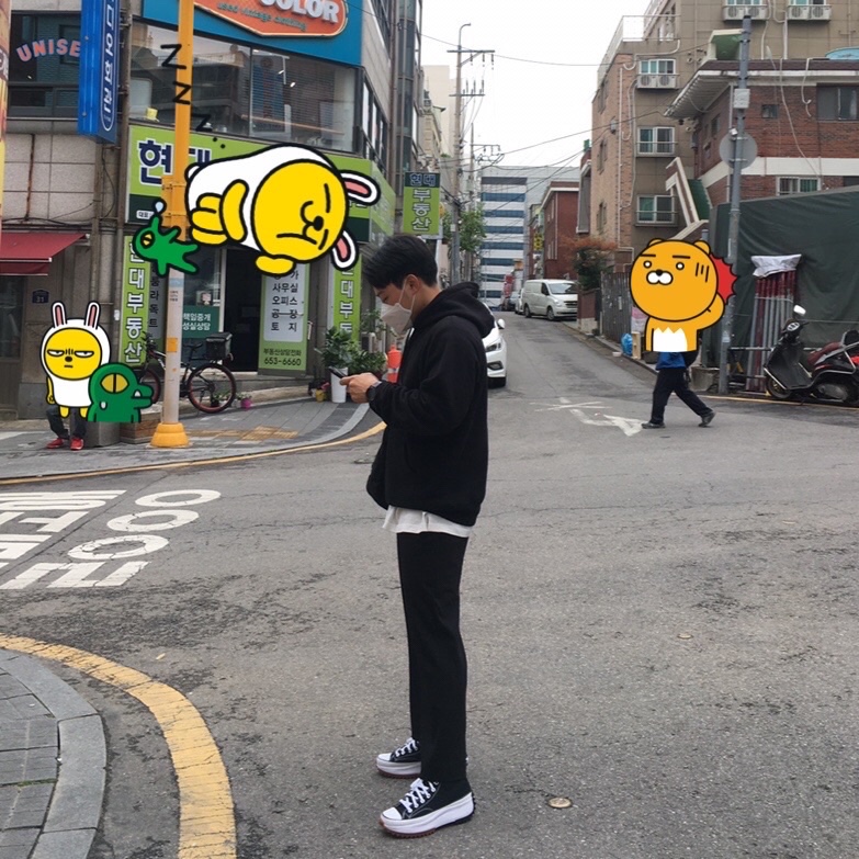 Converse Run Star Hike Hi Black White Gum 착용 스타일