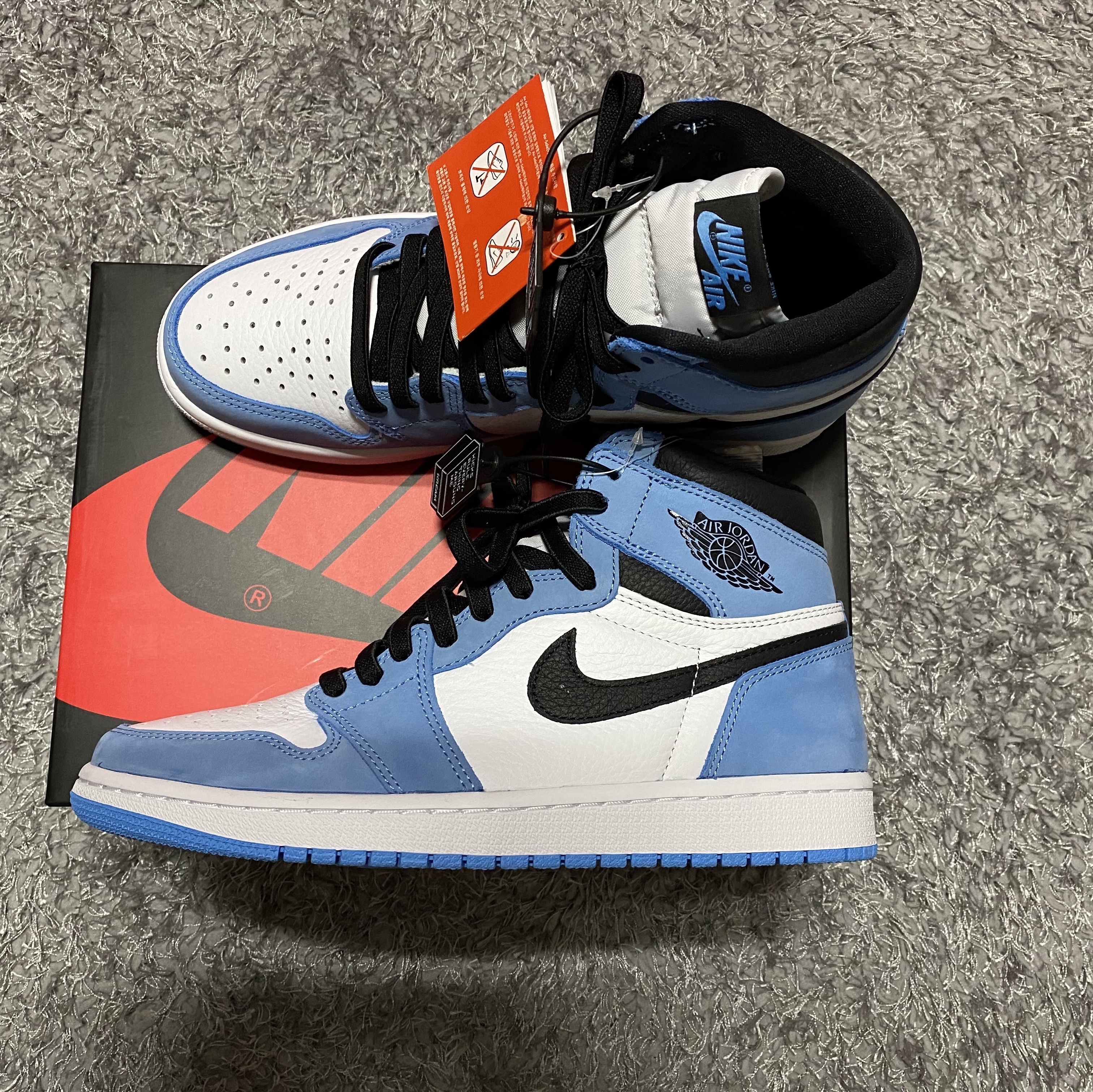 Jordan 1 Retro High OG University Blue 착용 스타일
