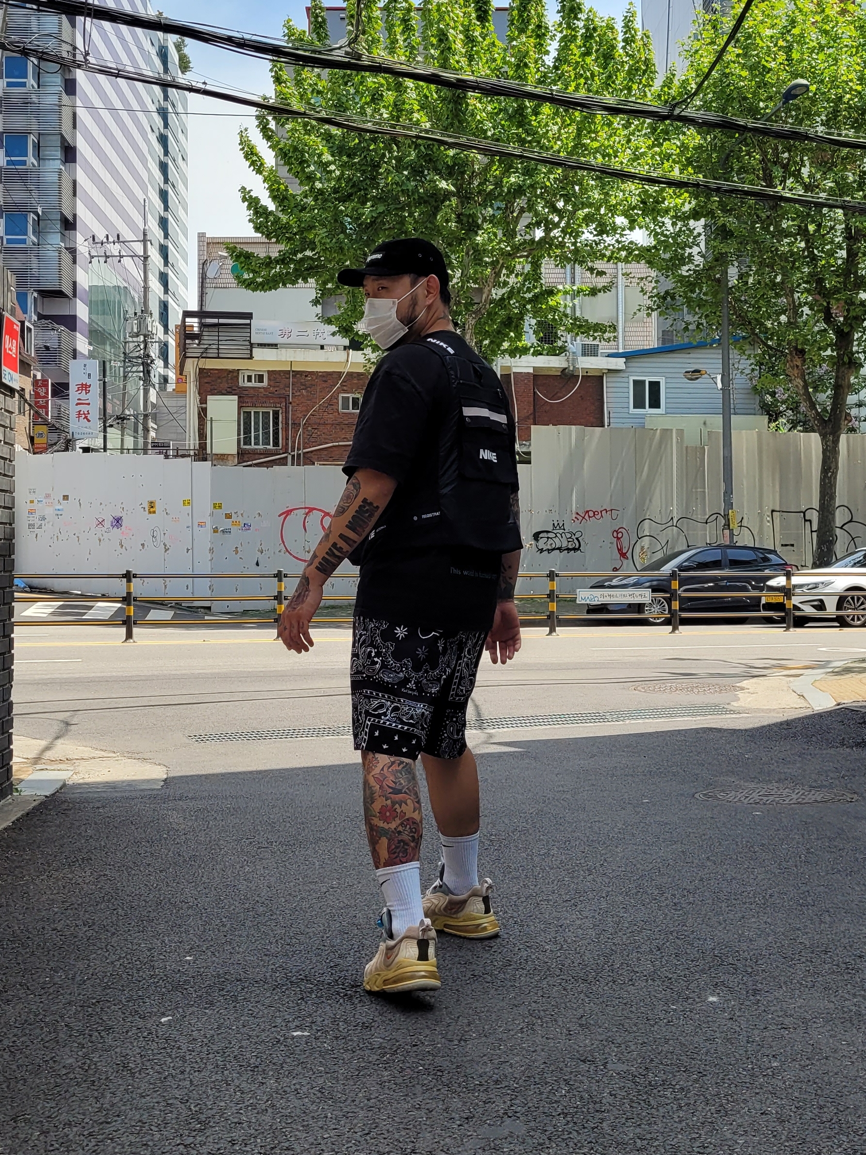 Nike x Travis Scott Air Max 270 React Cactus Trails, Supreme Cordura Small Box 6-Panel Black - 20FW 착용 스타일