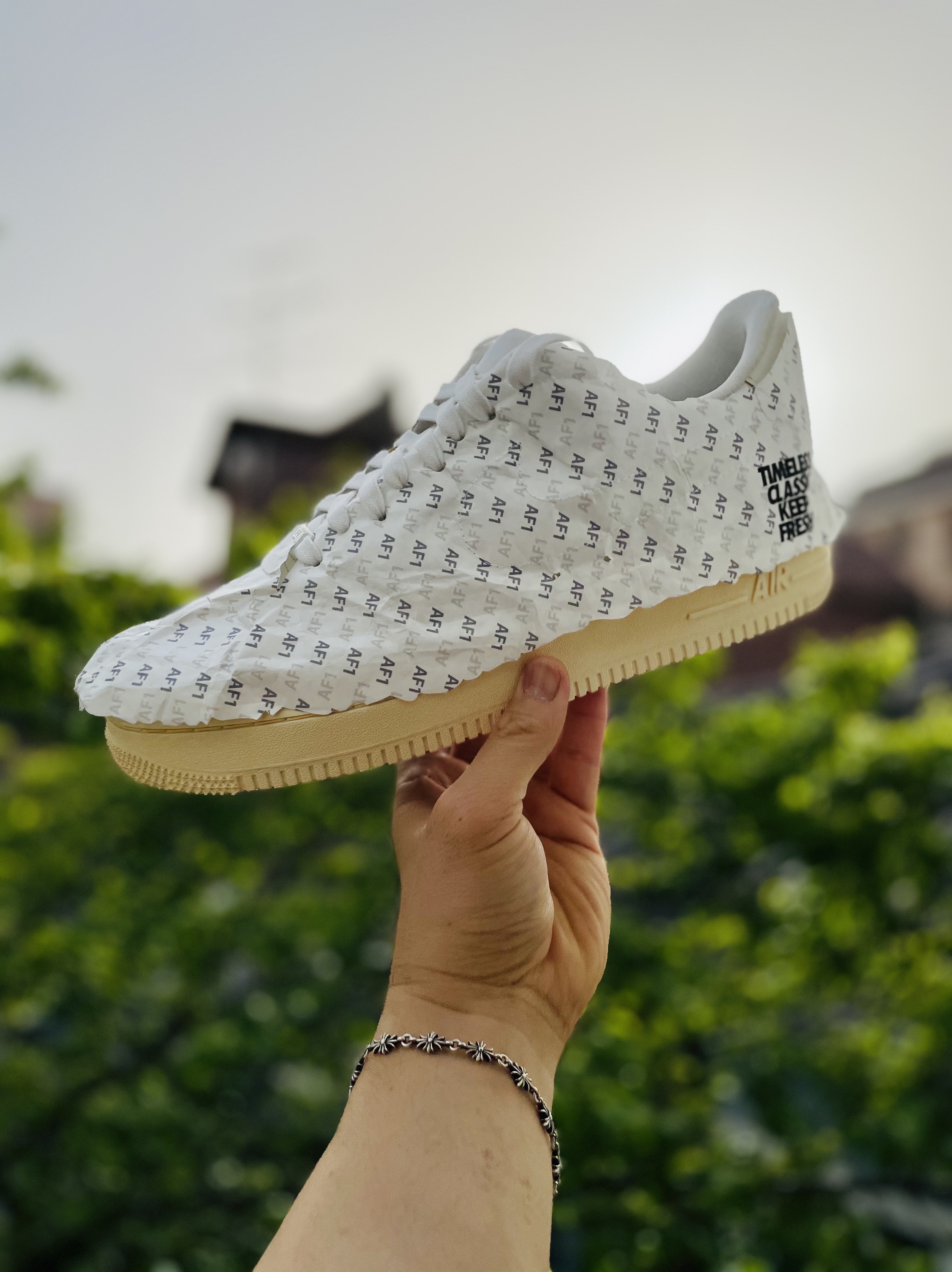 Nike Air Force 1 '07 LV8 Timeless Classic 착용 스타일