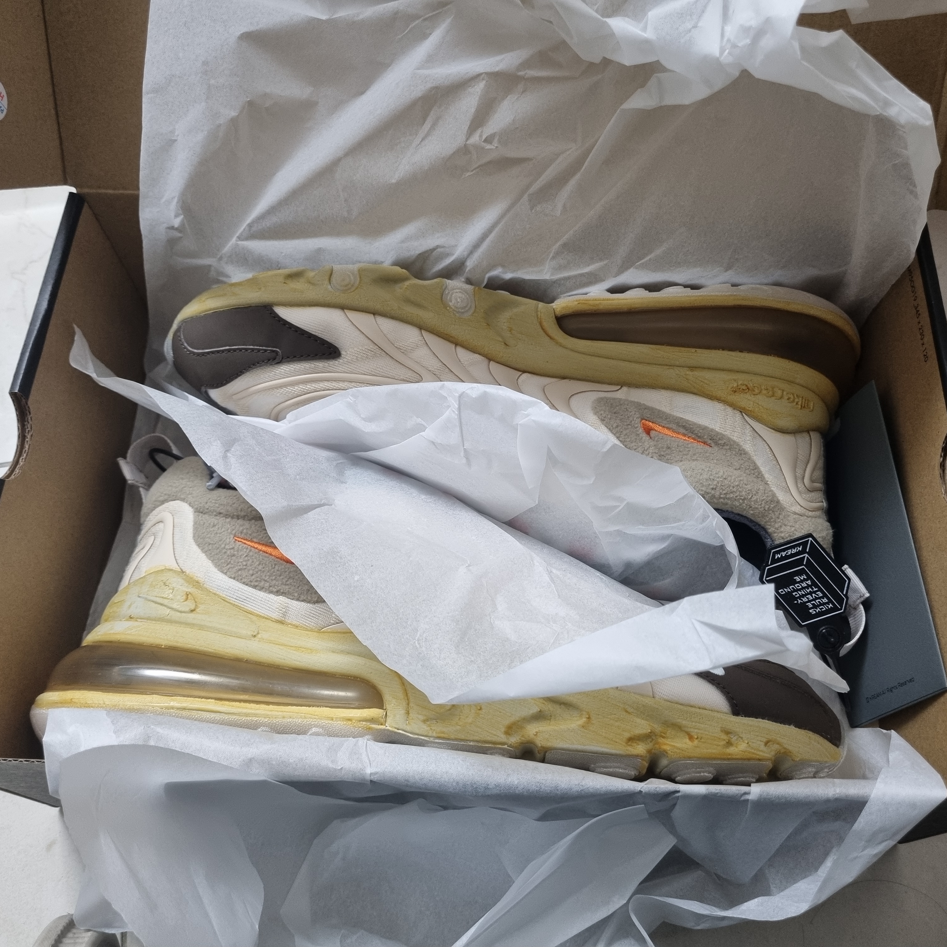 Nike x Travis Scott Air Max 270 React Cactus Trails 착용 스타일 - 2