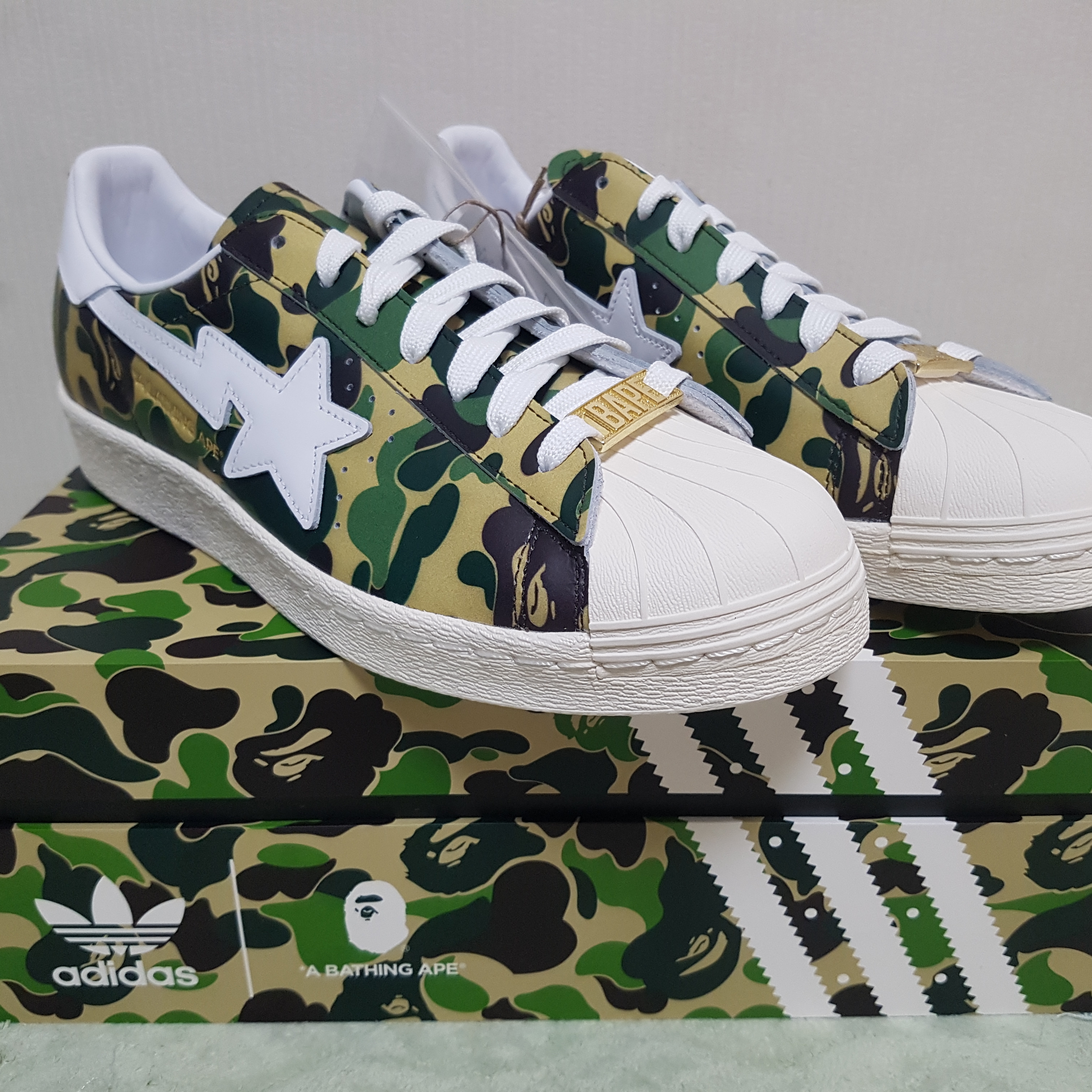 Adidas x BAPE Superstar 80s Green Camo 착용 스타일 - 2