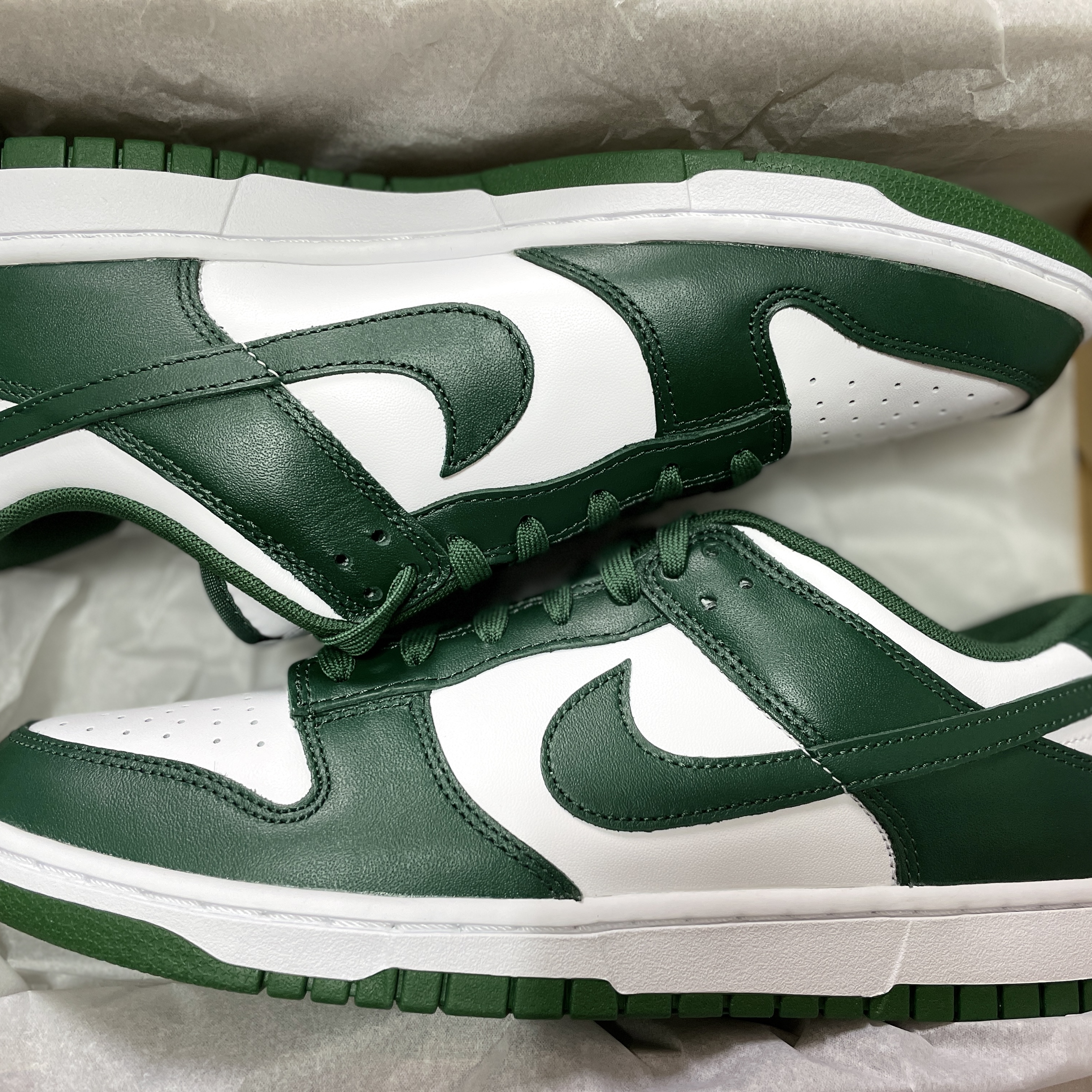 Nike Dunk Low Retro Varsity Green 착용 스타일 - 2