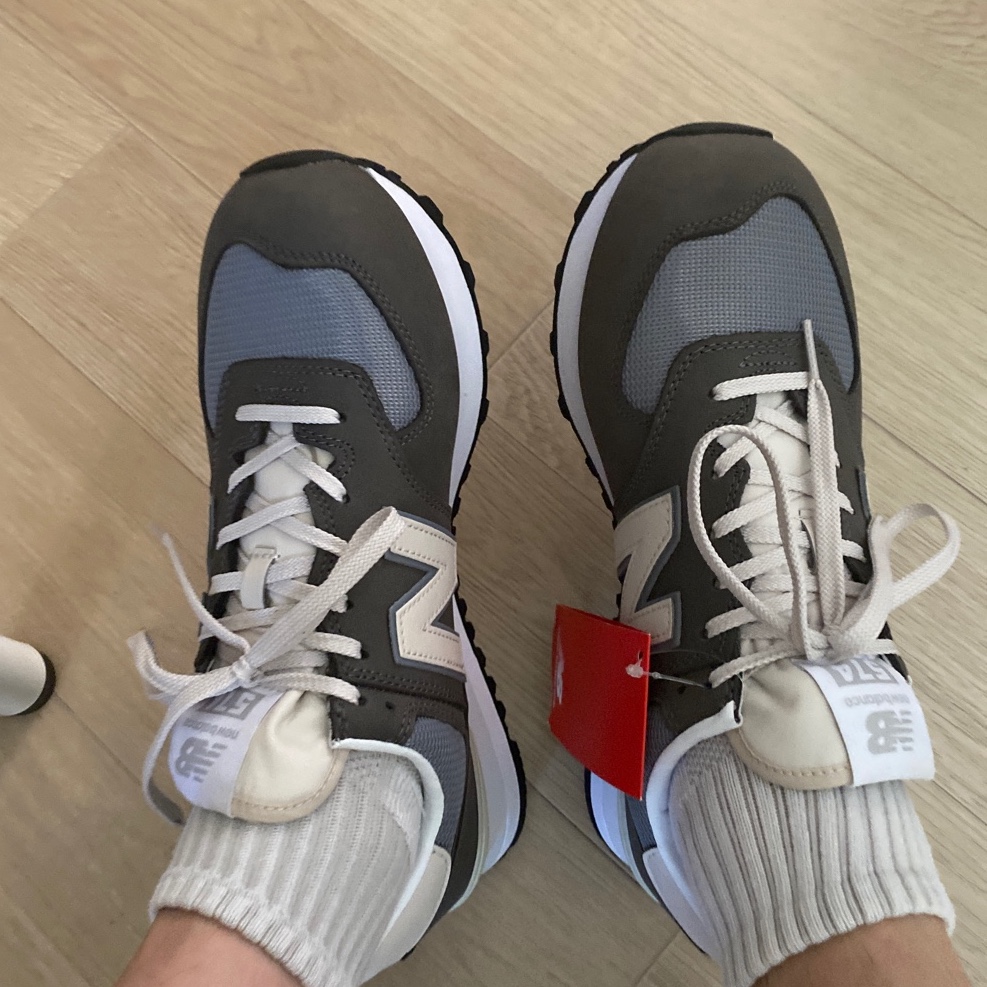 New Balance 574 Classic Grey 착용 스타일