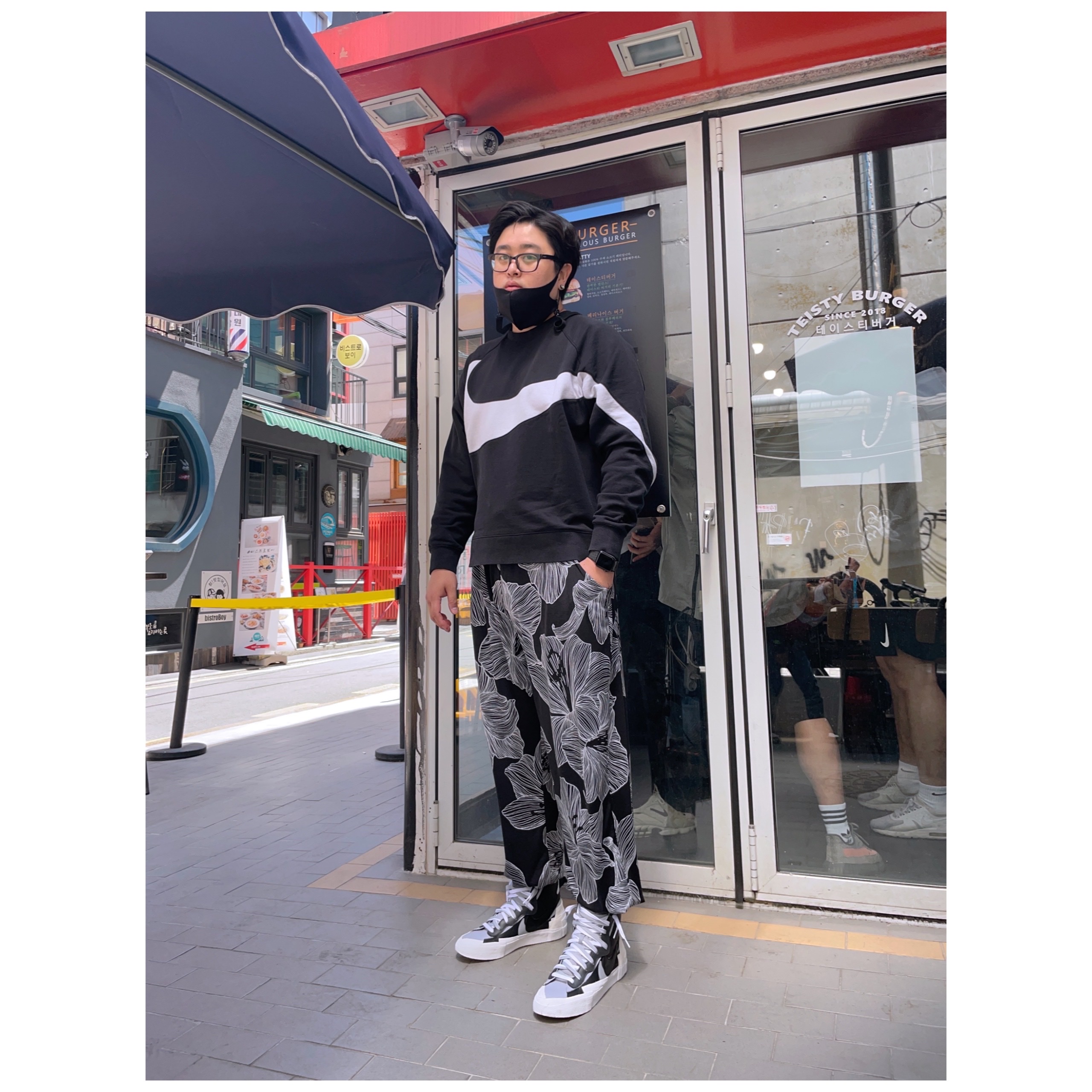 Nike x Sacai Blazer Mid Black Grey 착용 스타일