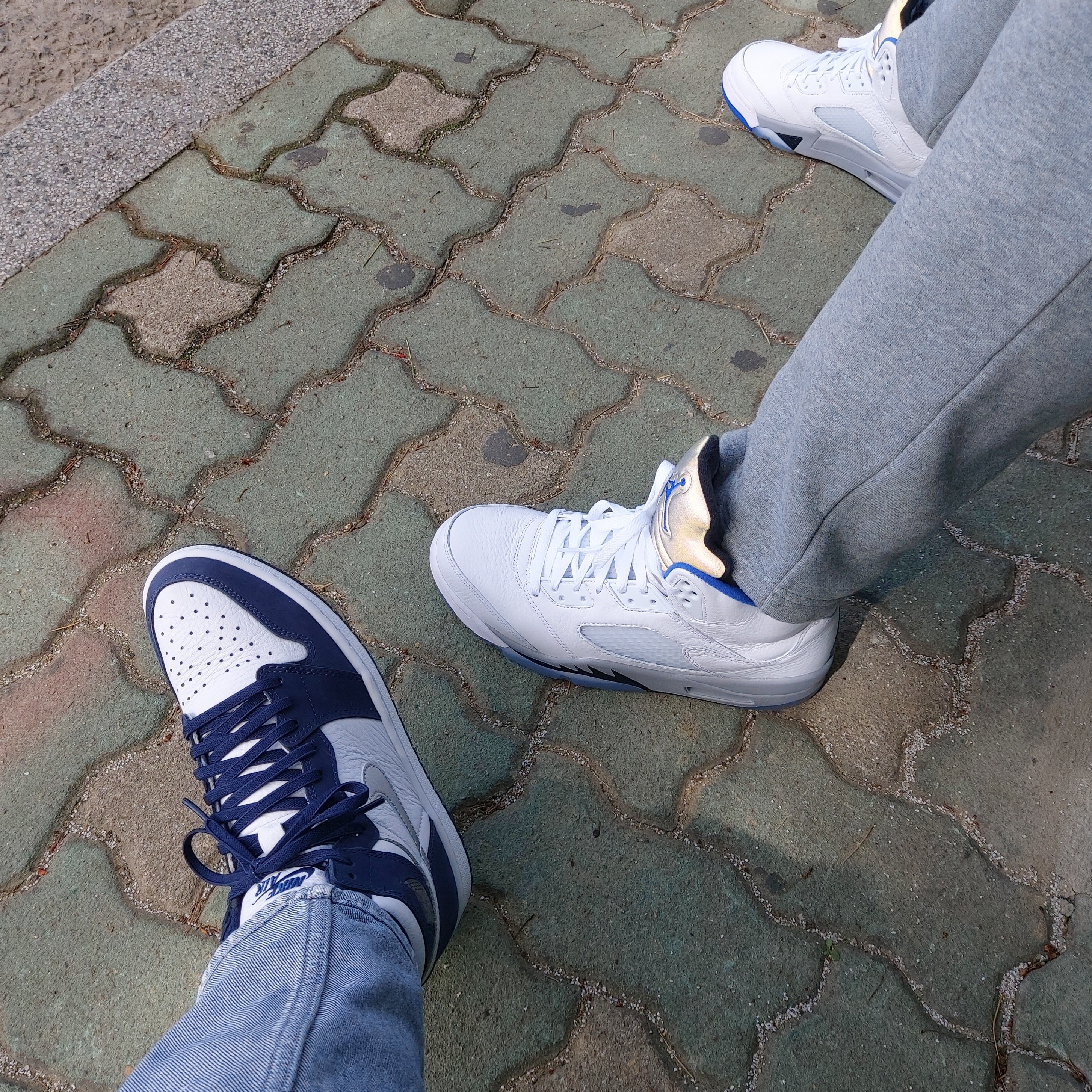 Jordan 1 Retro High OG CO.JP Midnight Navy, Jordan 5 Retro Stealth 2.0 착용 스타일 - 2