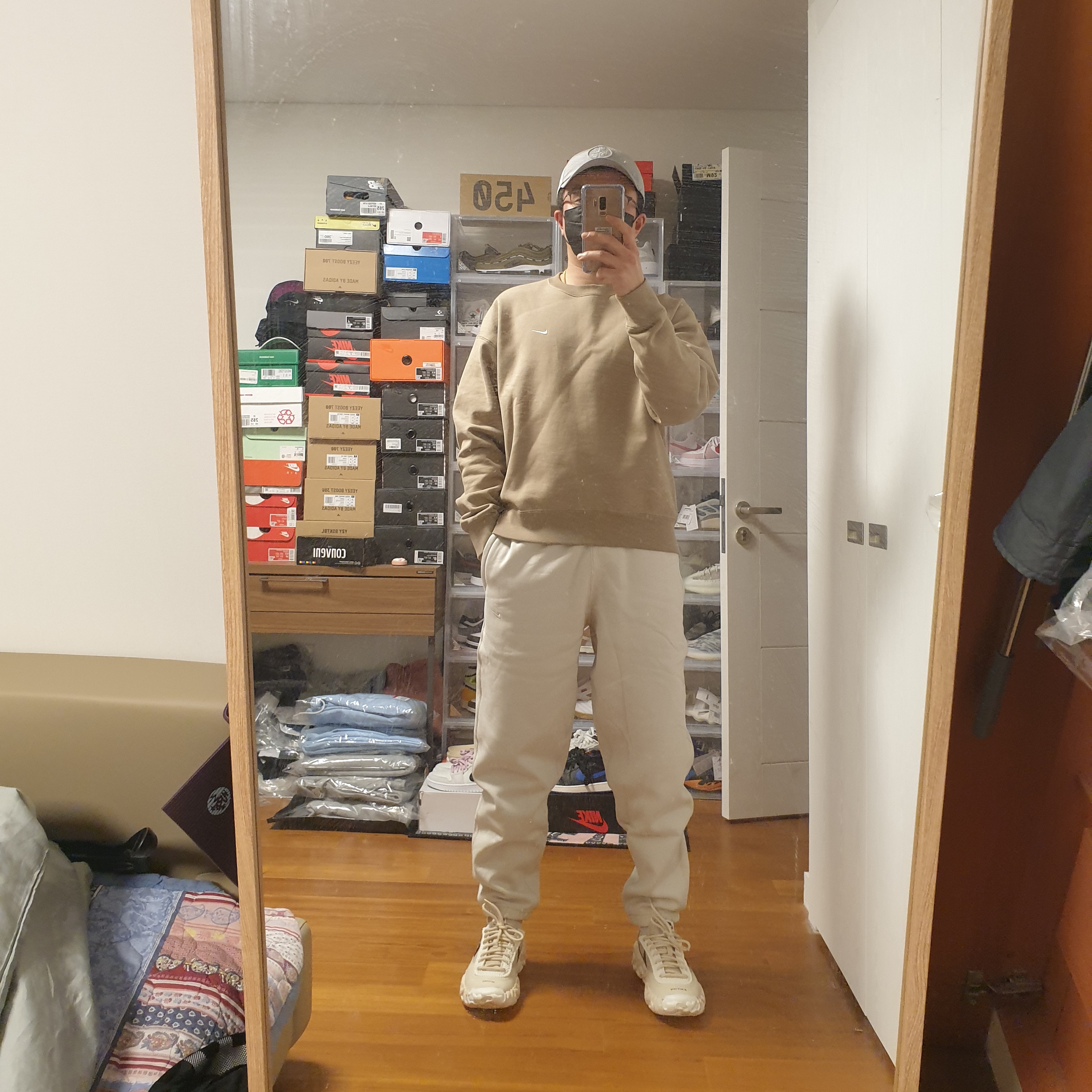 Nike NRG Solo Swoosh Crew Fleece Khaki - Asia, Nike NRG Solo Swoosh Fleece Pants Light Bone - US/EU 착용 스타일 - 2