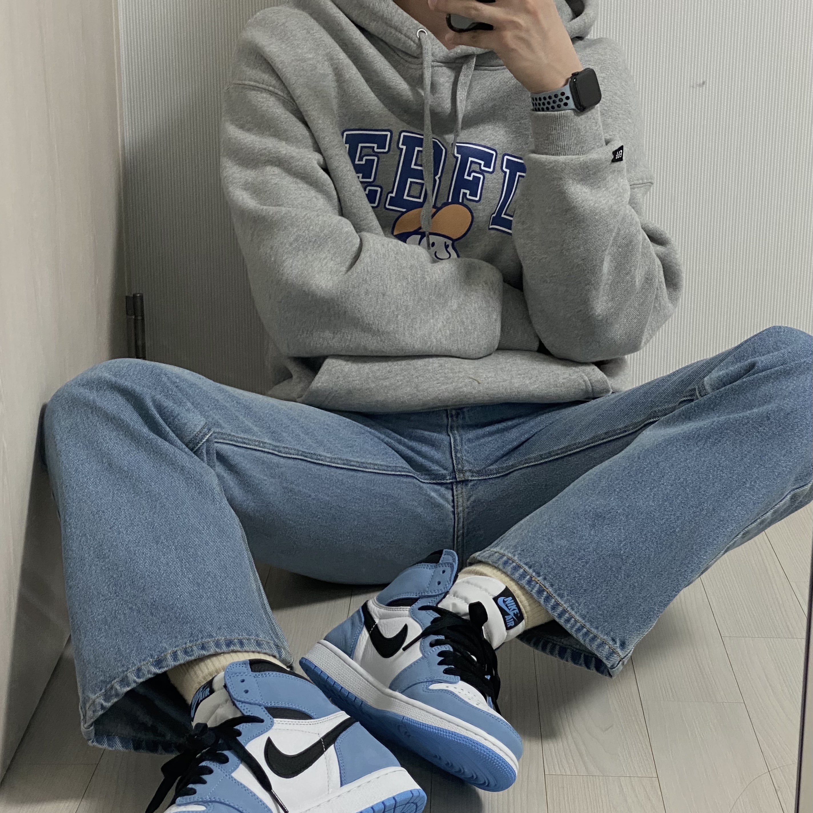 Jordan 1 Retro High OG University Blue 착용 스타일