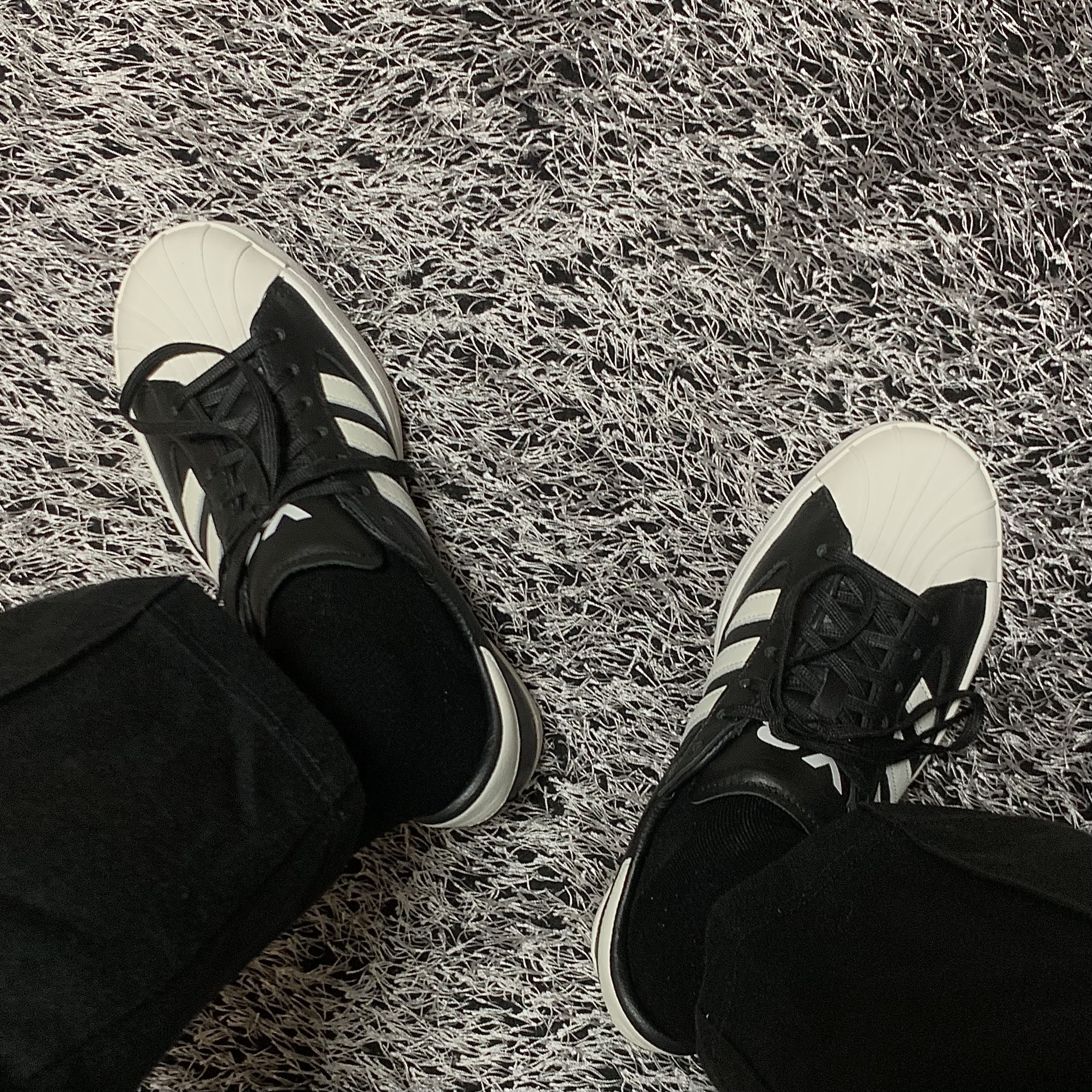 Y-3 Yohji Star Black White 착용 스타일
