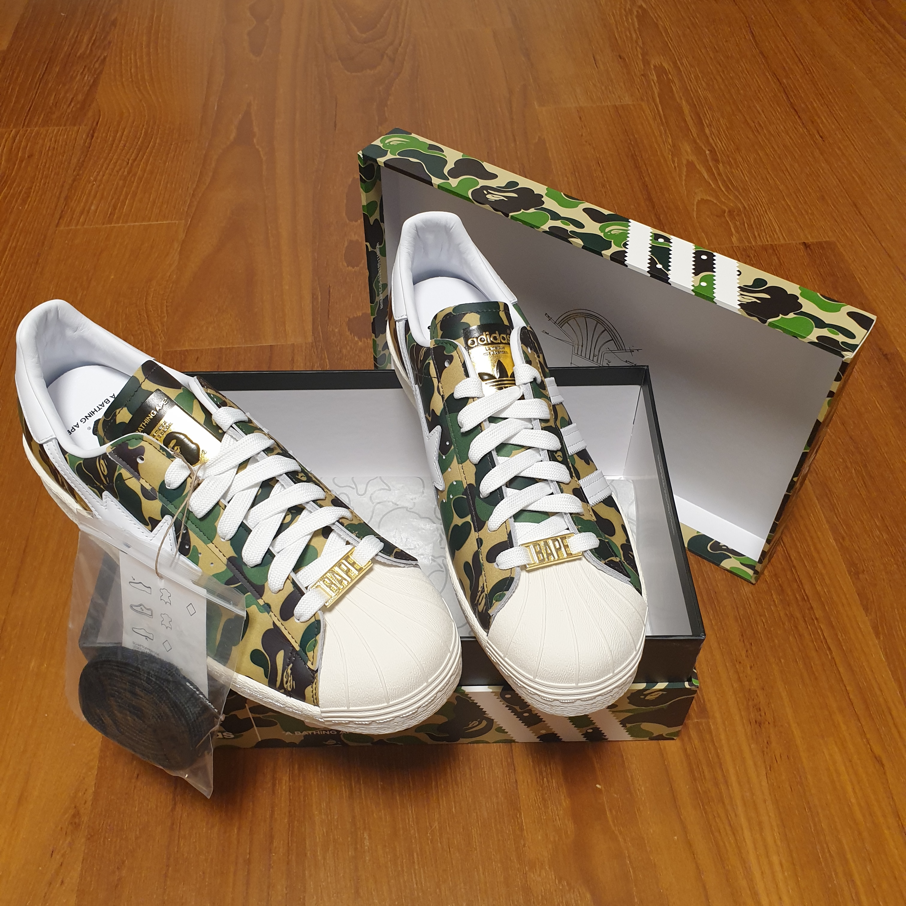Adidas x BAPE Superstar 80s Green Camo 착용 스타일 - 3