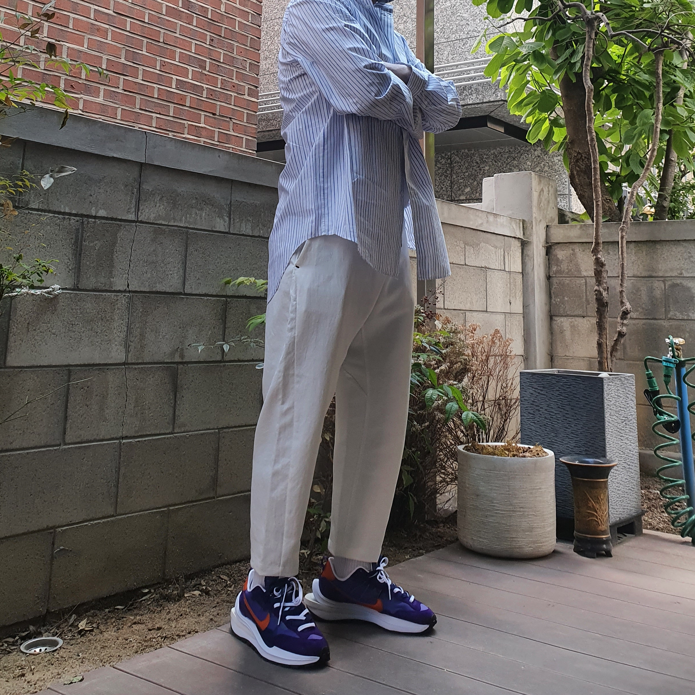 Nike x Sacai VaporWaffle Dark Iris 착용 스타일