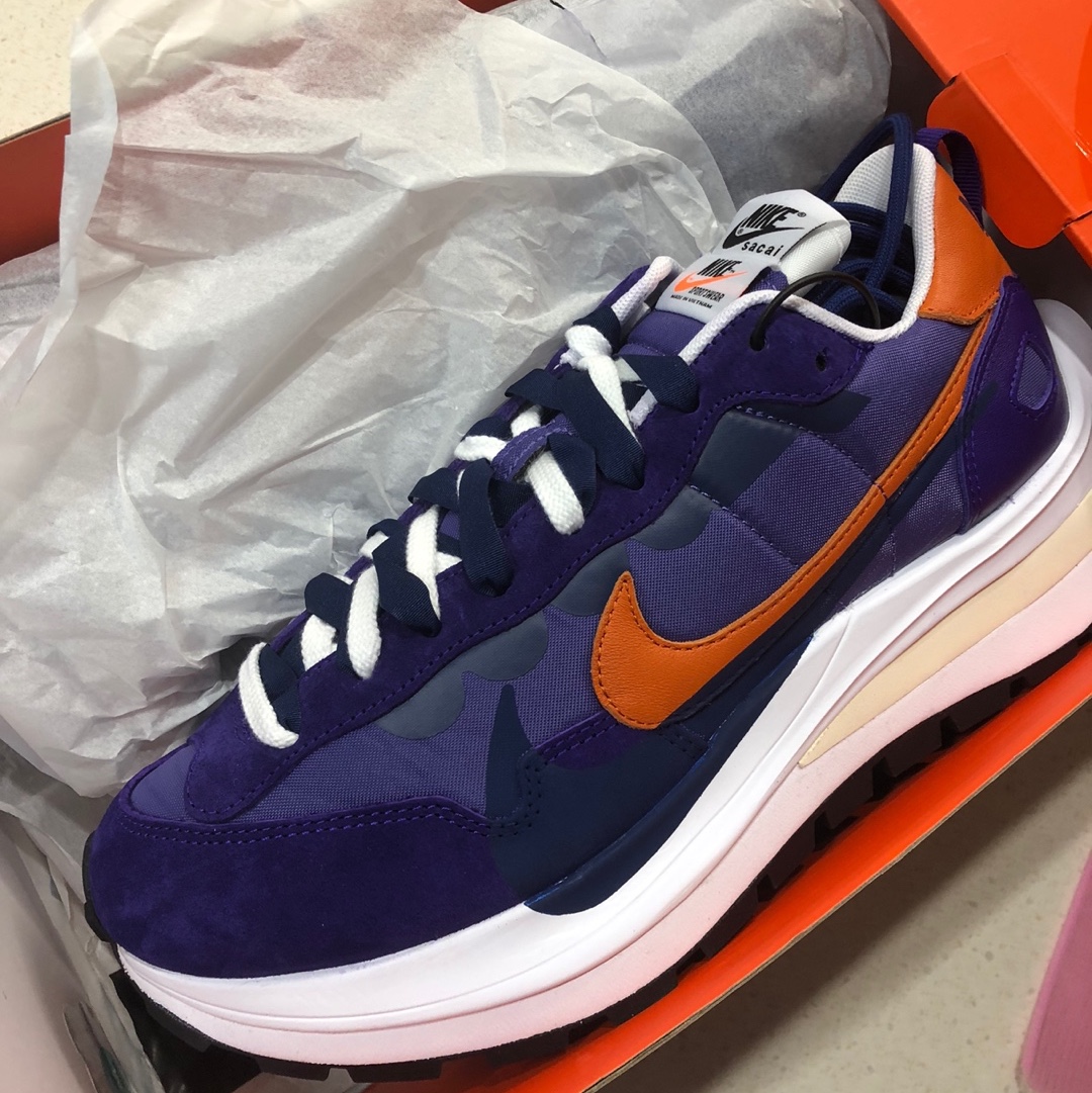Nike x Sacai VaporWaffle Dark Iris 착용 스타일