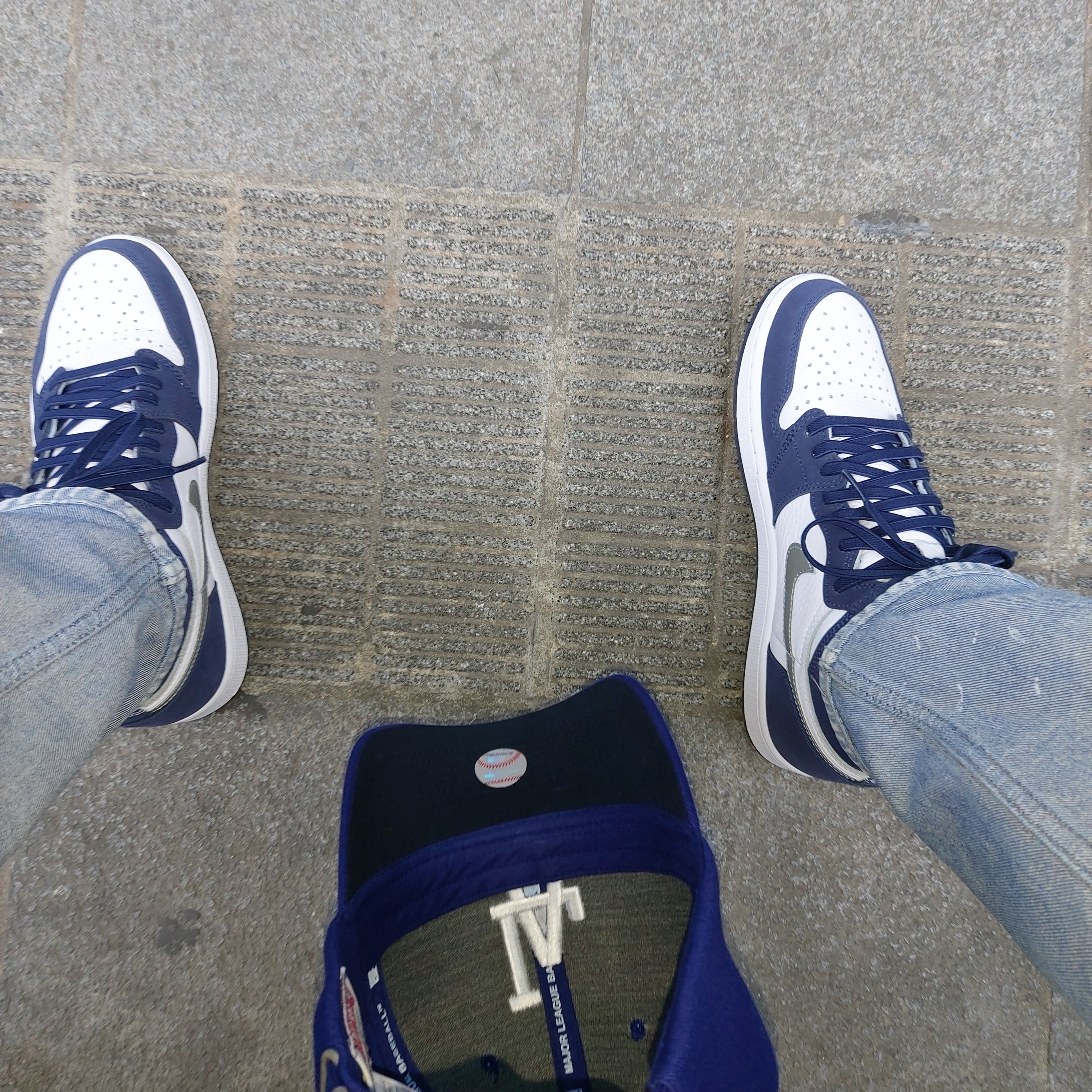 Jordan 1 Retro High OG CO.JP Midnight Navy, Jordan 5 Retro Stealth 2.0 착용 스타일 - 1