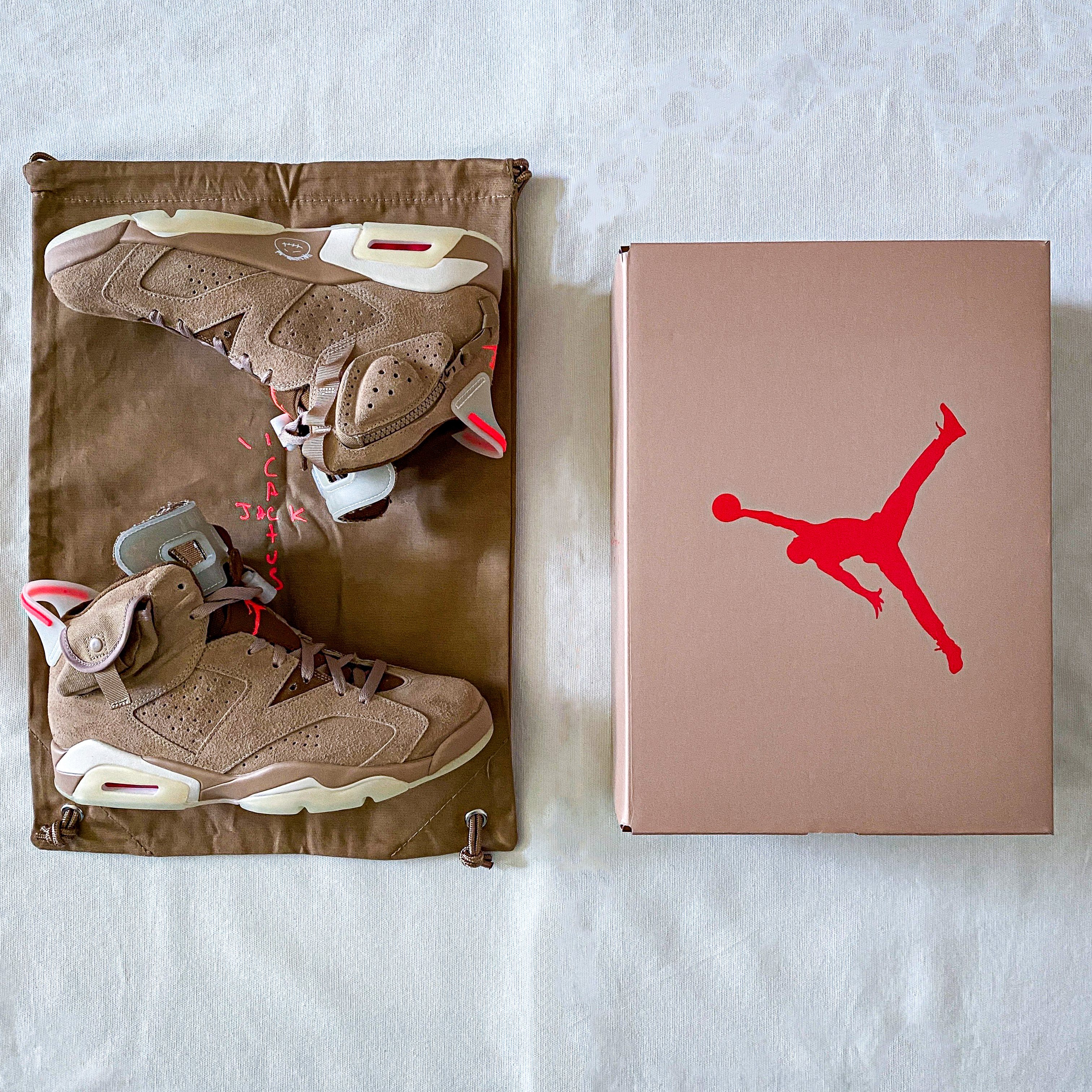 Jordan 6 x Travis Scott Retro SP British Khaki 착용 스타일