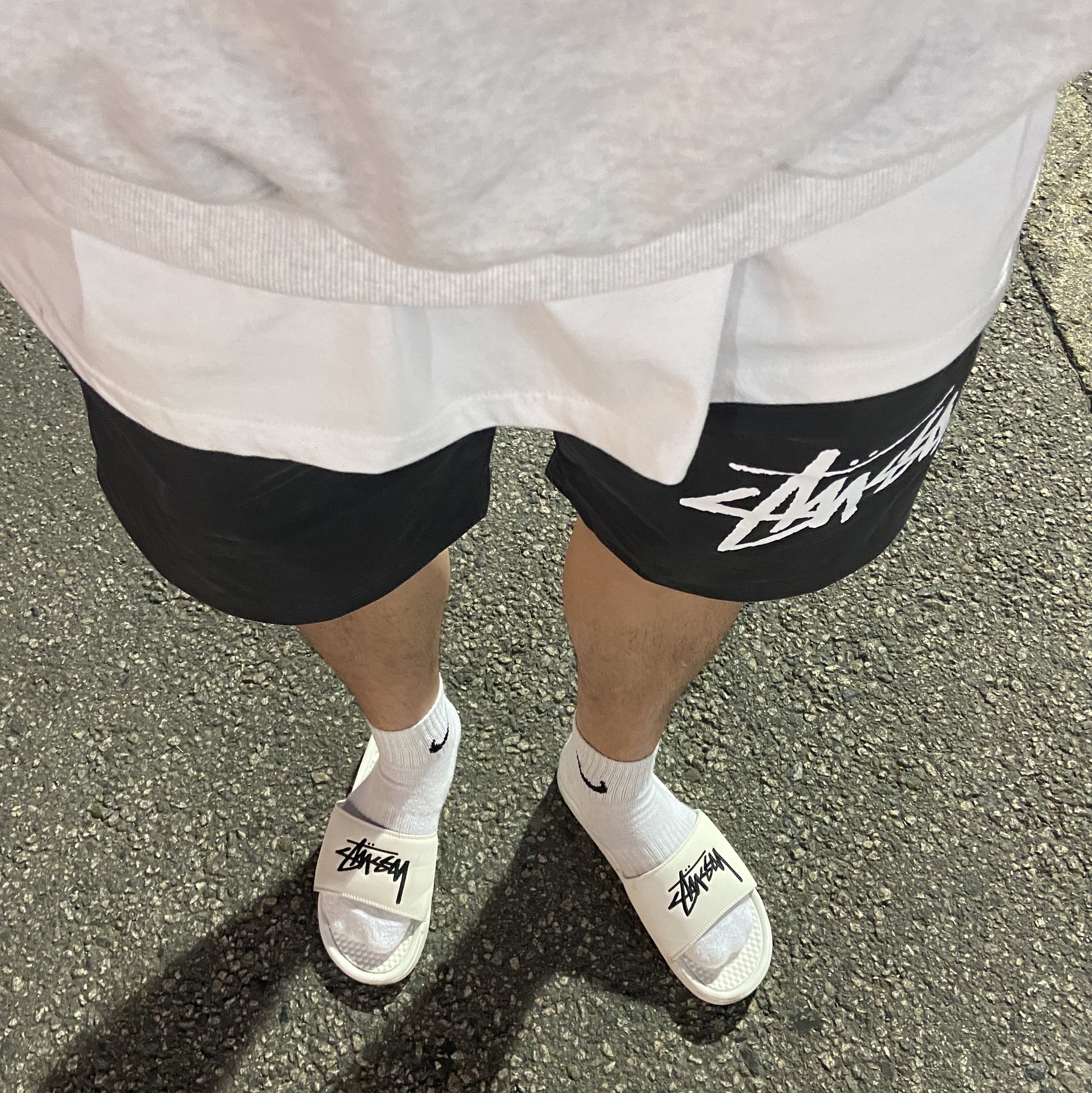 Nike x Stussy Benassi Slide Sail, Nike x Stussy Water Shorts Off Noir 착용 스타일