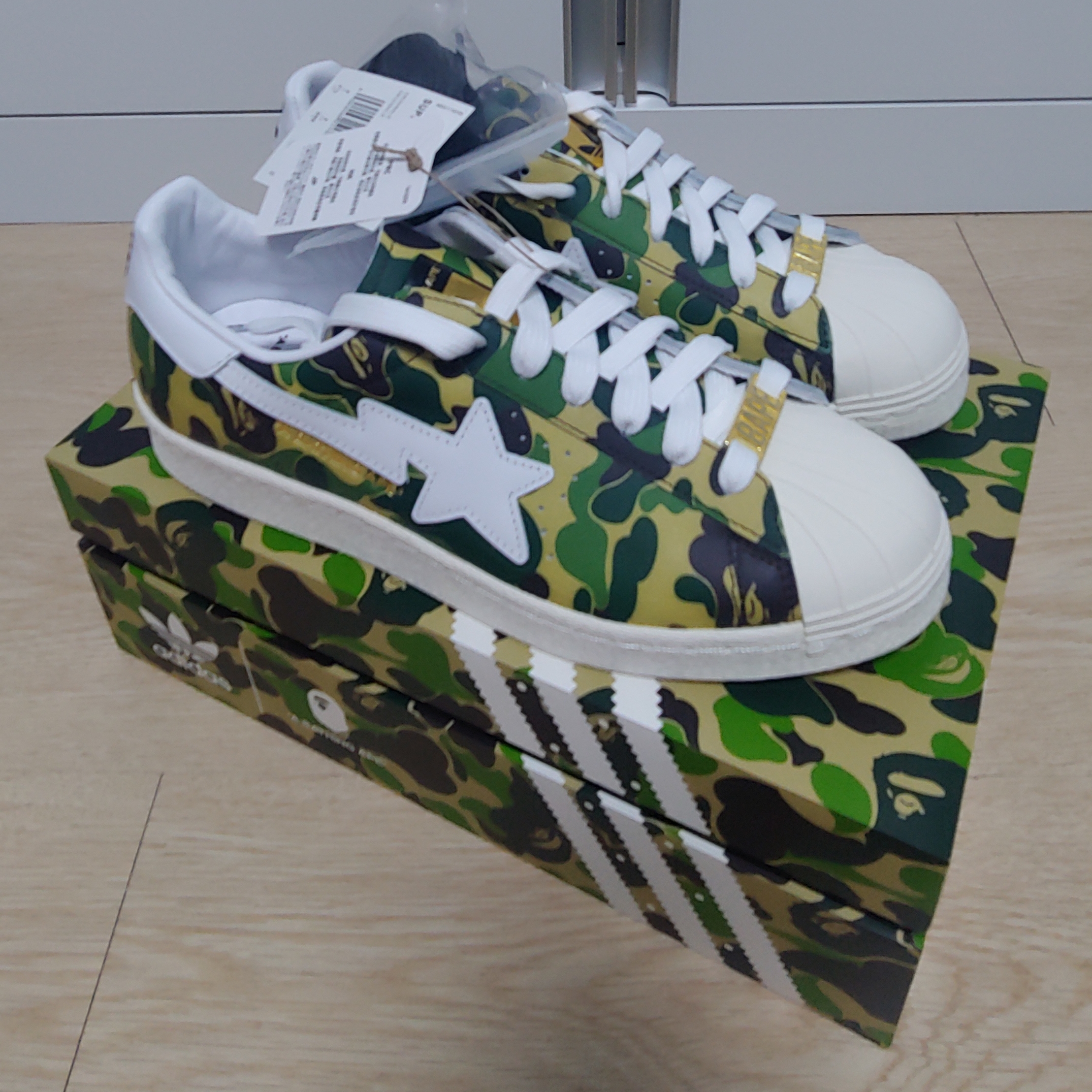 Adidas x BAPE Superstar 80s Green Camo 착용 스타일