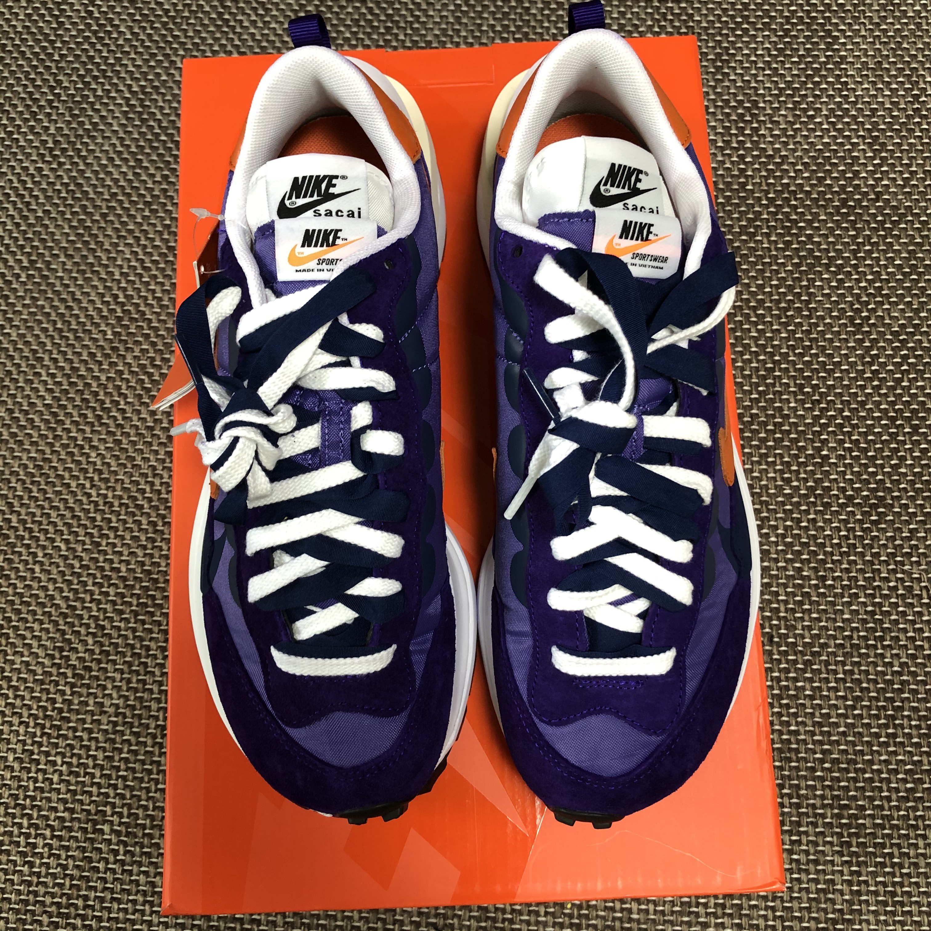 Nike x Sacai VaporWaffle Dark Iris 착용 스타일 - 1