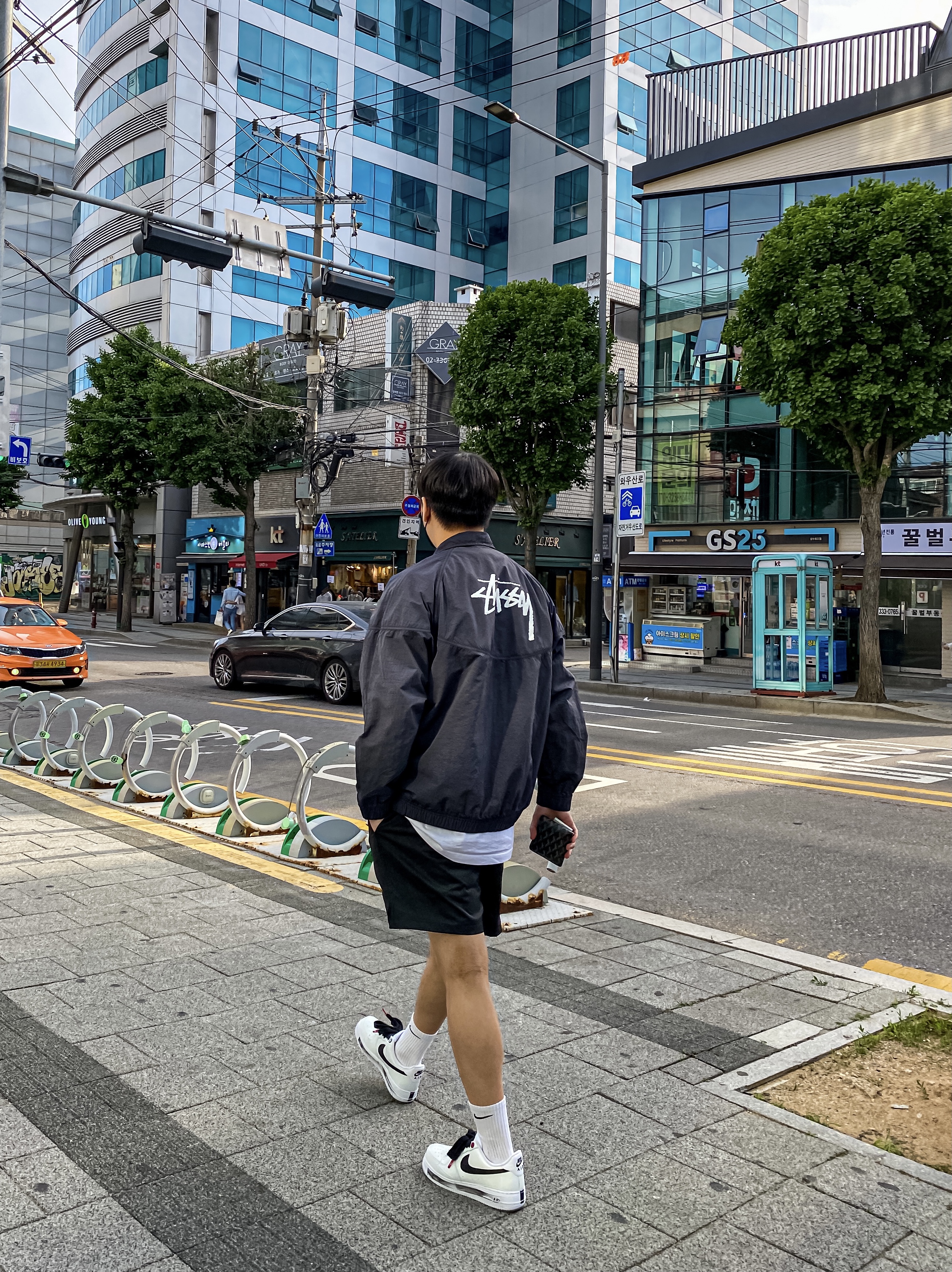 Nike x Stussy Windrunner Jacket Off Noir, Nike x Peaceminusone Air Force 1 Low Para-Noise 2.0 착용 스타일 - 2