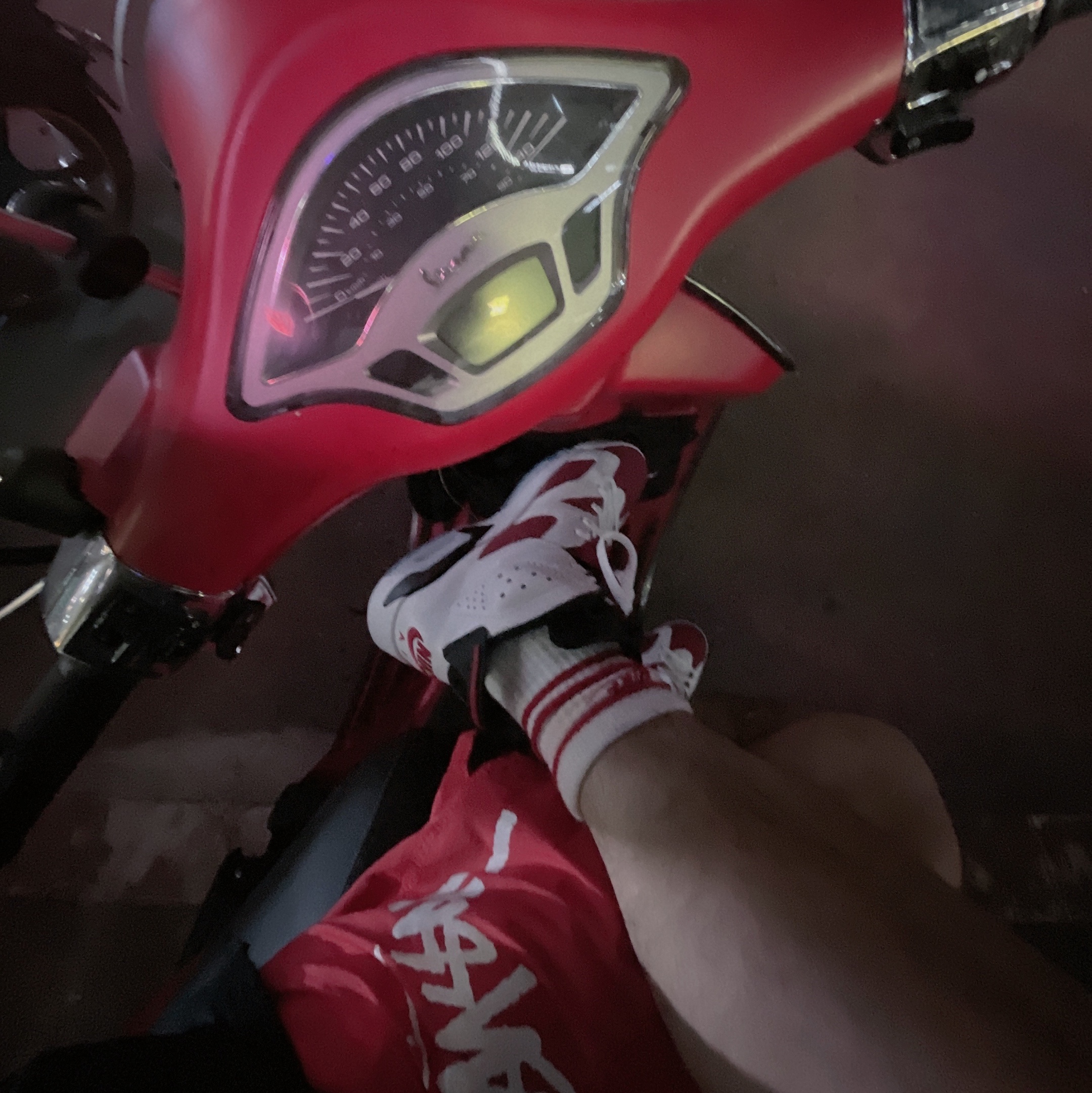 Jordan 6 Retro Carmine 2021, Nike x Stussy Water Shorts Habanero Red 착용 스타일
