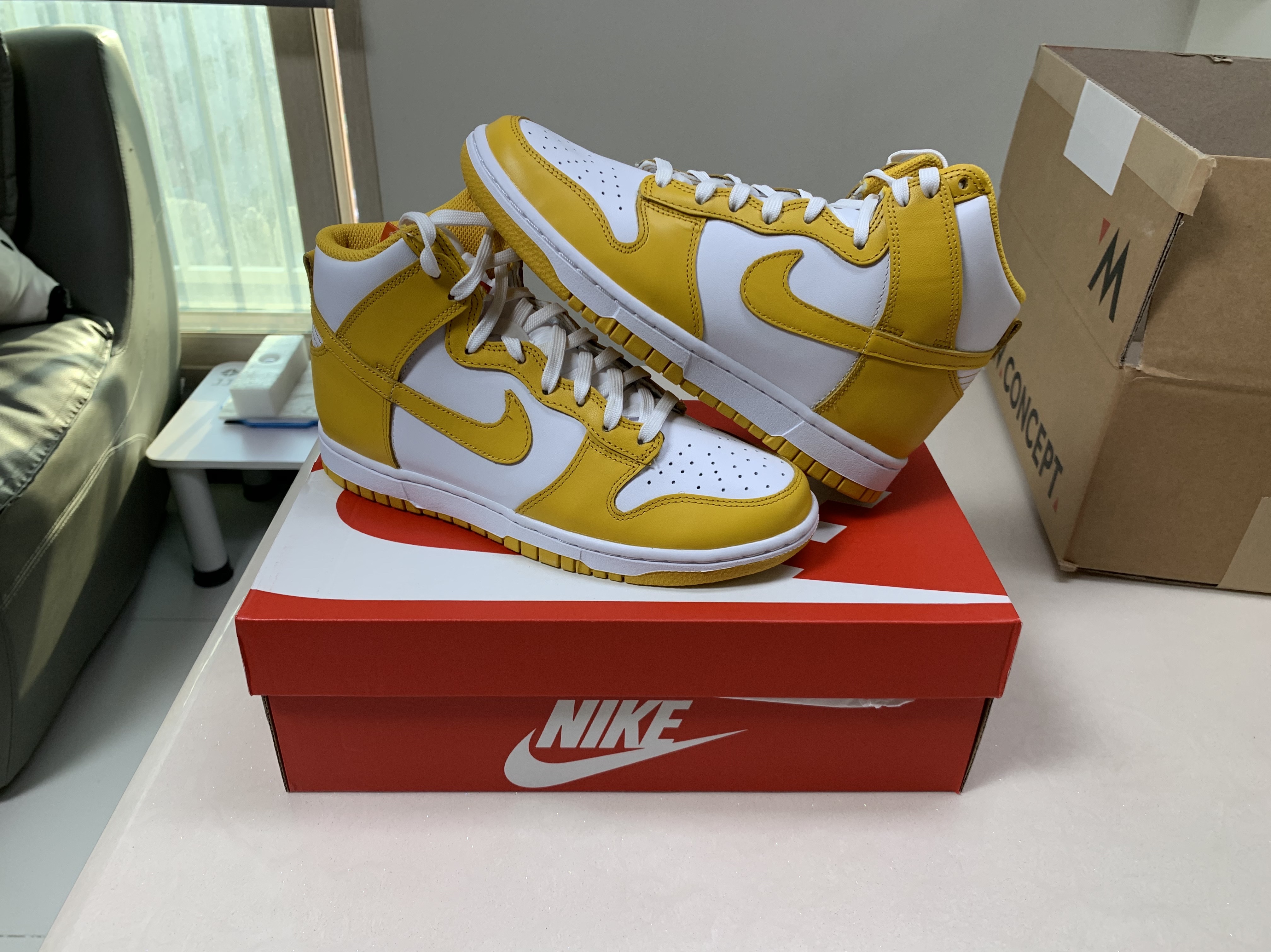 (W) Nike Dunk High Dark Sulfur 착용 스타일 - 1