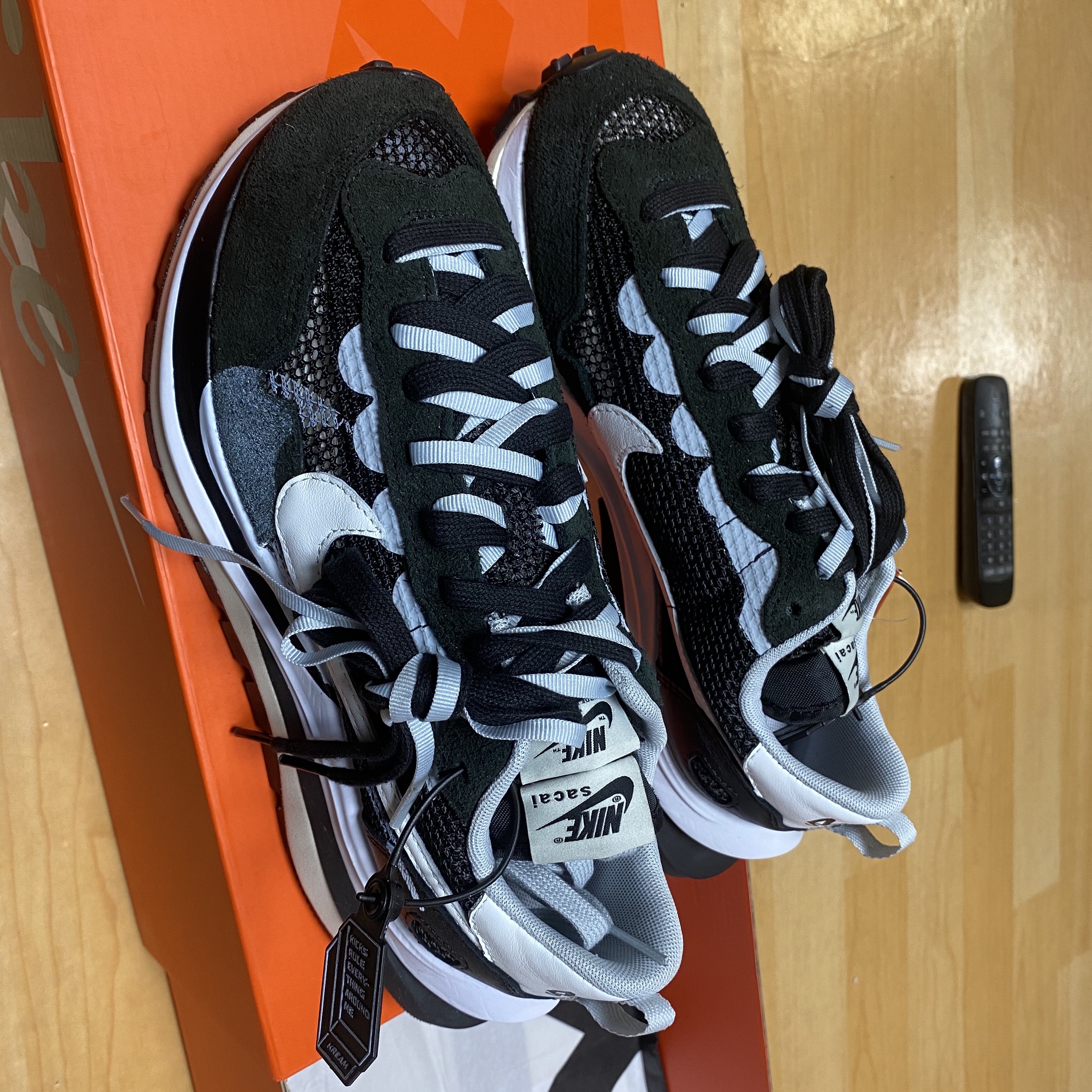 Nike x Sacai VaporWaffle Black White 착용 스타일 - 4