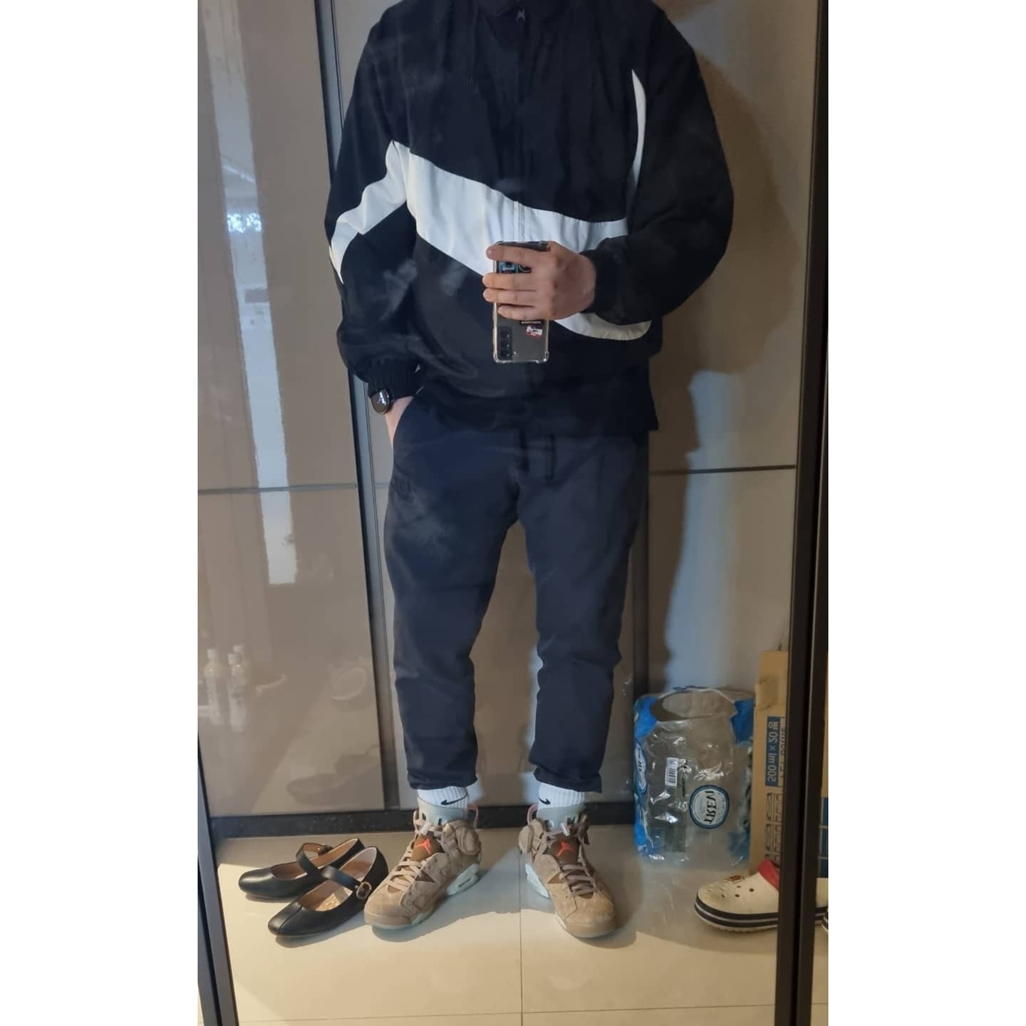 Jordan 6 x Travis Scott Retro SP British Khaki 착용 스타일 - 2